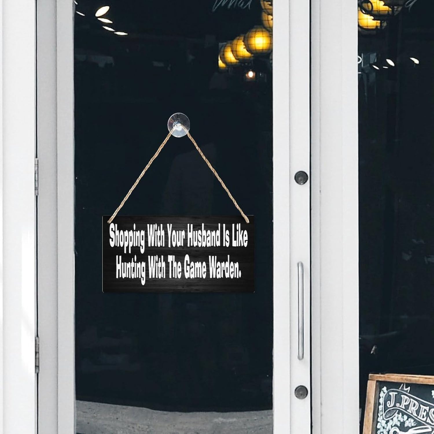 Shopping With Your Husband Is Like Hunting With The Game Warden – Letrero de pared de madera para decoración del hogar, decoración del hogar, sala