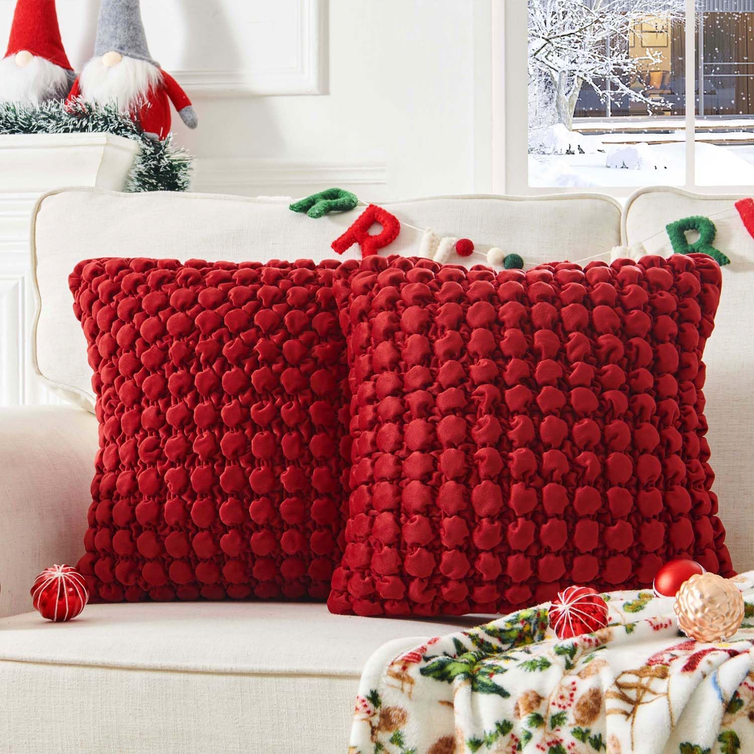 COCOPLOCEUS Juego de 2 fundas de almohada rojas de 18 x 18 pulgadas, fundas de almohada decorativas de granja de terciopelo, fundas de cojín