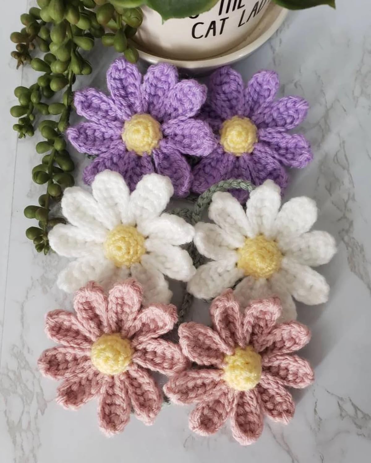 Accesorios de automóvil con margaritas de ganchillo para mujeres y niñas, bonitos dijes colgantes para espejo retrovisor, hechos a mano, margaritas,