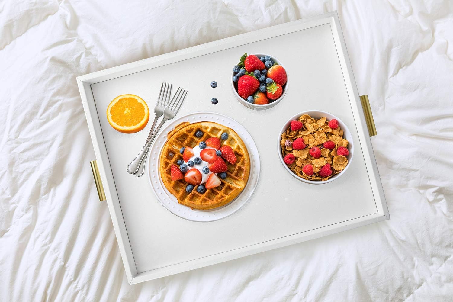 HofferRuffer Bandeja extra grande con asas, elegante bandeja decorativa de piel sintética para mesa auxiliar, otomana, mesa consola (bandeja blanca