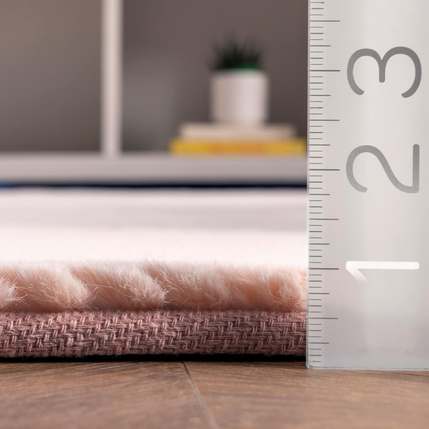 nuLOOM Layne – Alfombra suave y sedosa de piel sintética de conejo, 5 x 8, color rosa
