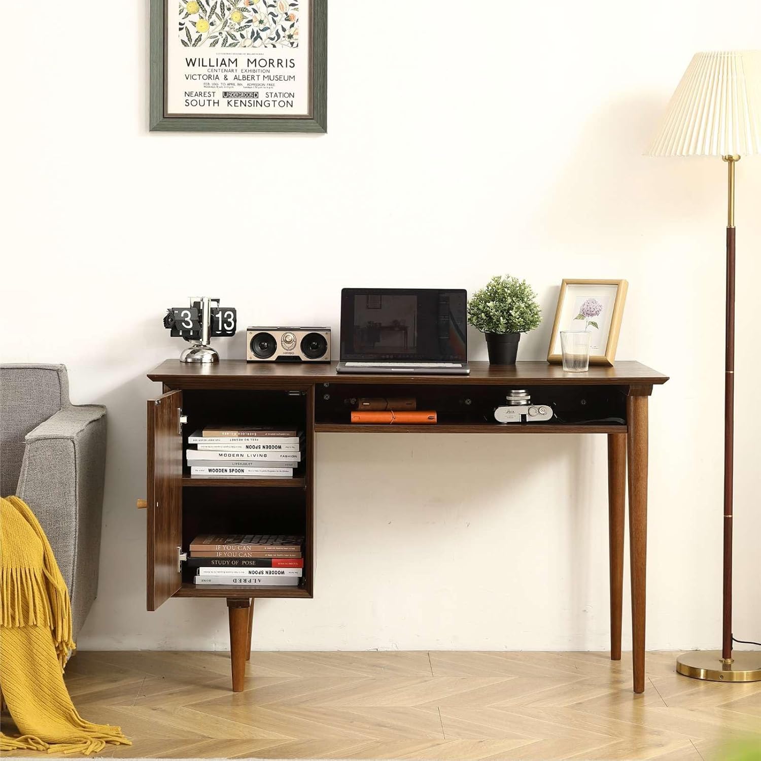 FRITHJILL Escritorio pequeño de 47.24 pulgadas con acabado moderno de nogal y patas de madera maciza, ideal para uso doméstico y oficina