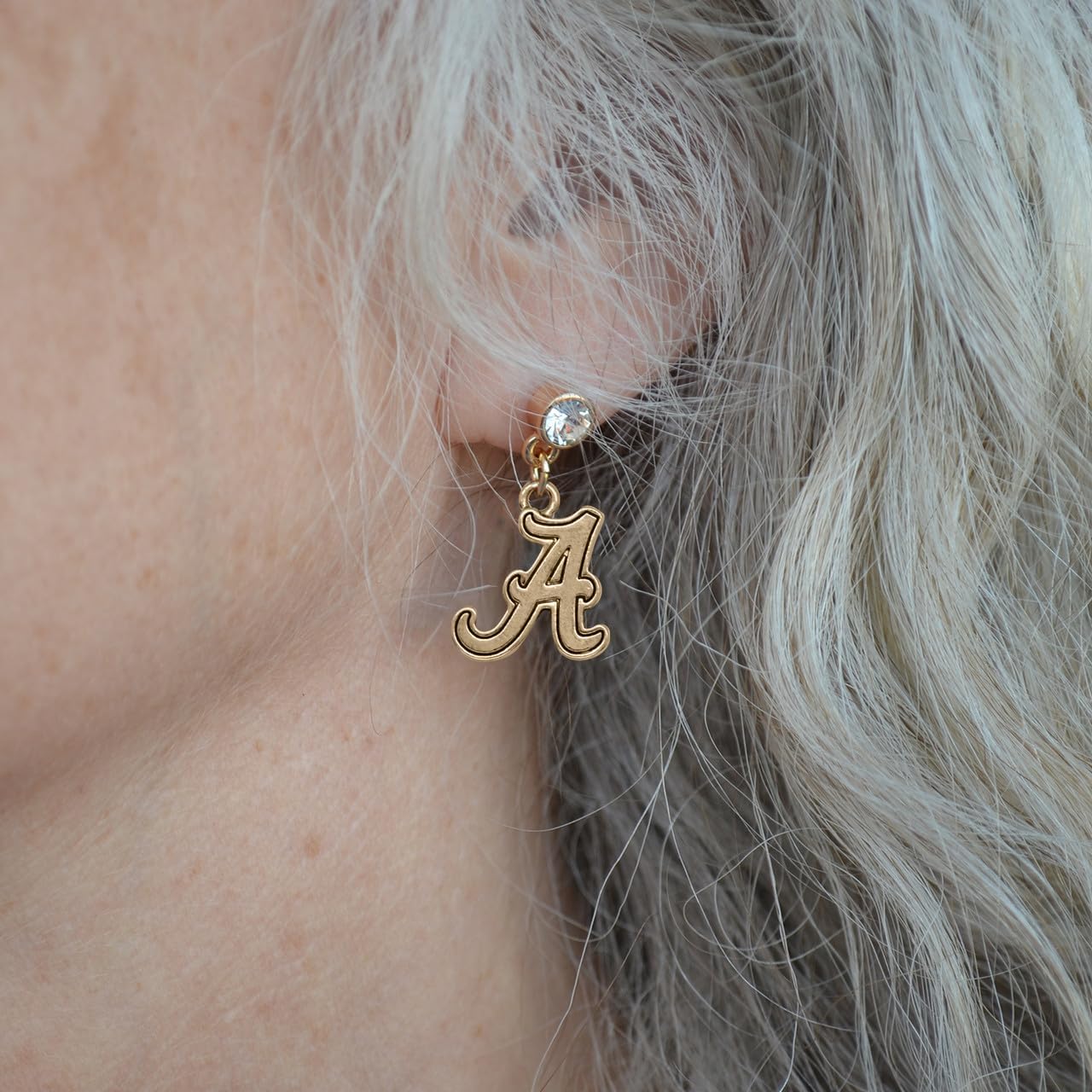 Alabama Crimson Tide Lydia – Pendientes de oro con licencia UA, Oro, No es una piedra preciosa