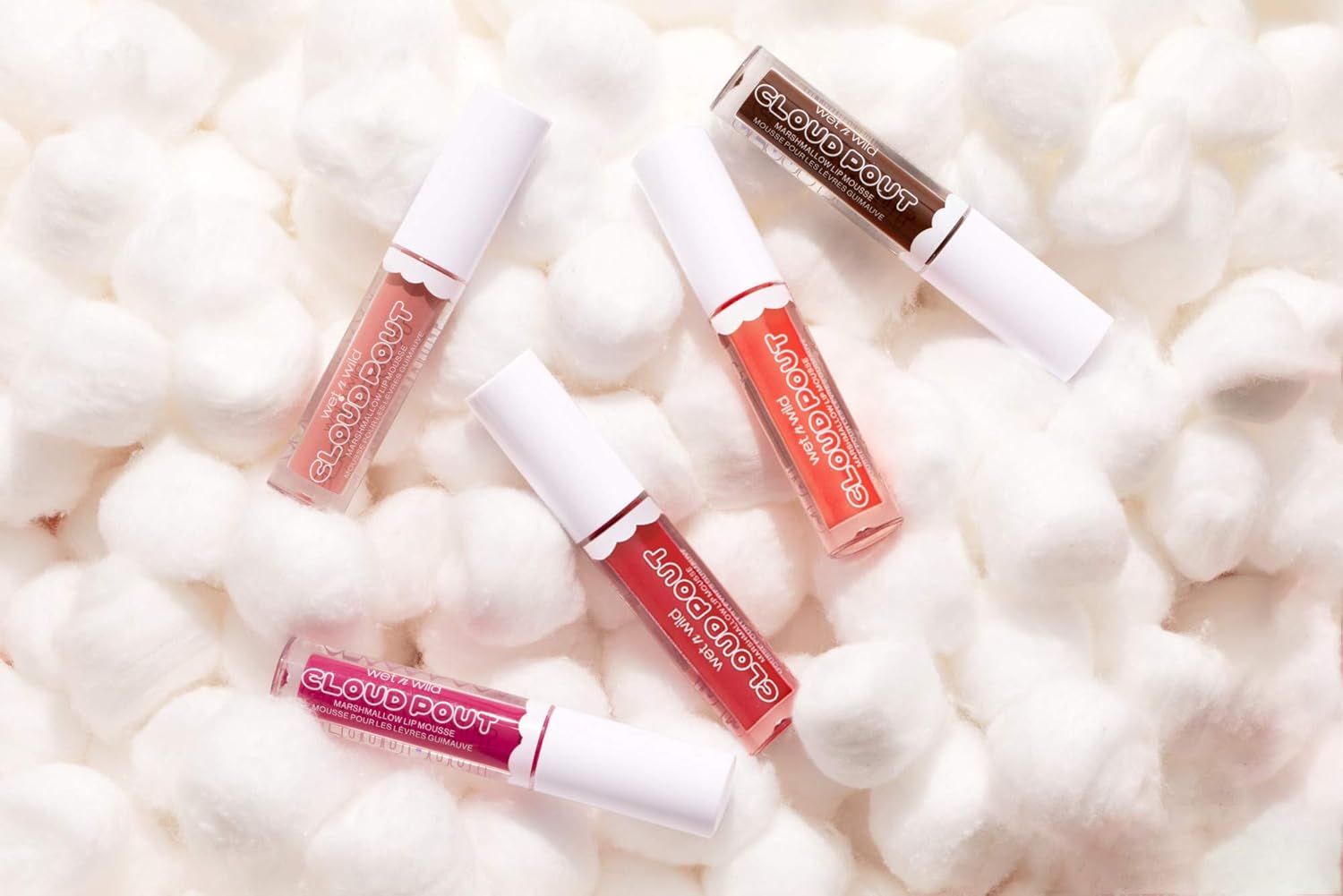wet n wild Liquid Lipstick Cloud Pout Marshmallow, Light Pink Cloud Chaser  Mousse de crema labial mate  Aceite de argán  Vitamina E (paquete de 1)