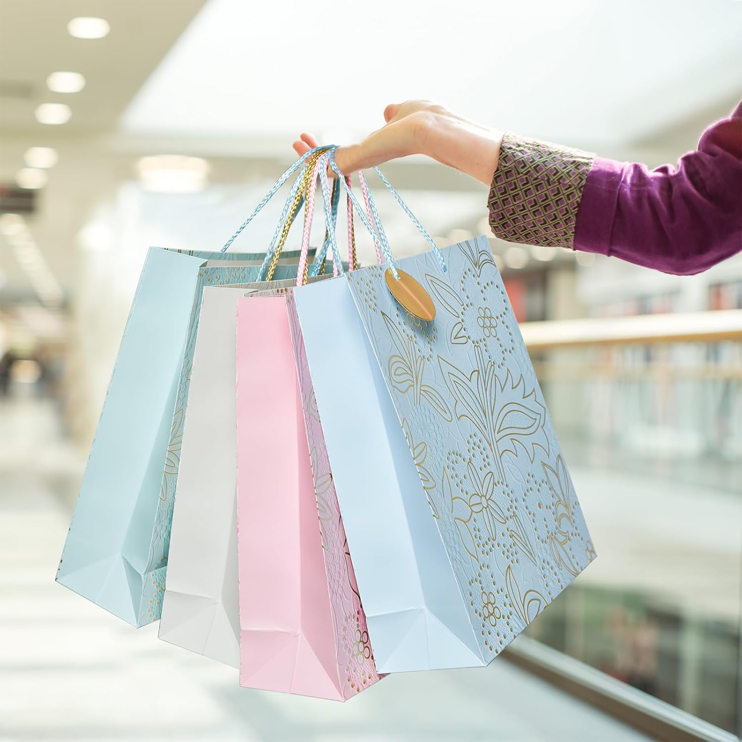 Bolsas de regalo de 4 estilos a granel, paquete de 12 bolsas de fiesta con asas, bolsas de regalo reutilizables, bolsas de papel para envolver