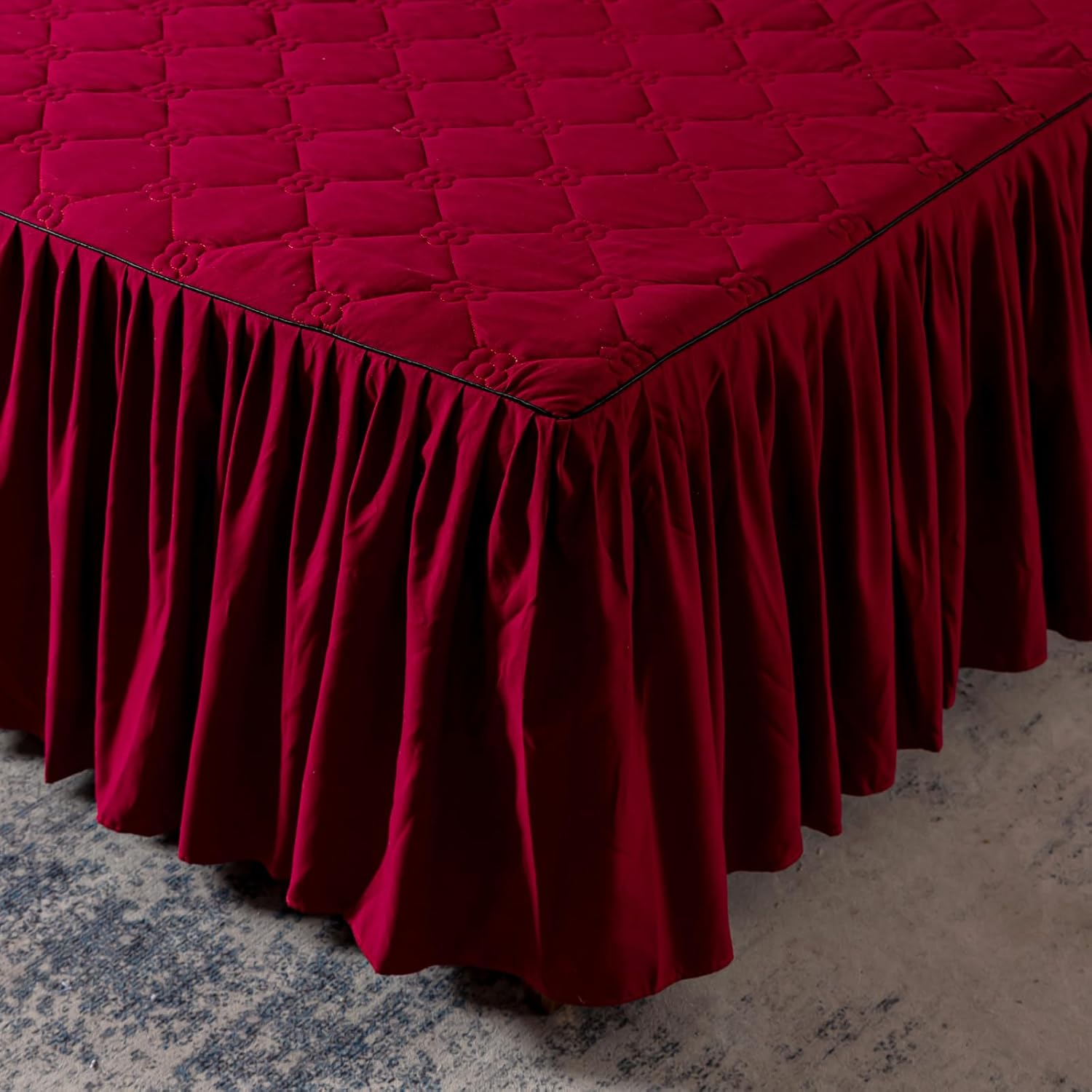Beyeutao Falda de cama tamaño California King, faldas de cama color burdeos de 72 x 84 pulgadas, sábana bajera ajustable con volantes de algodón de