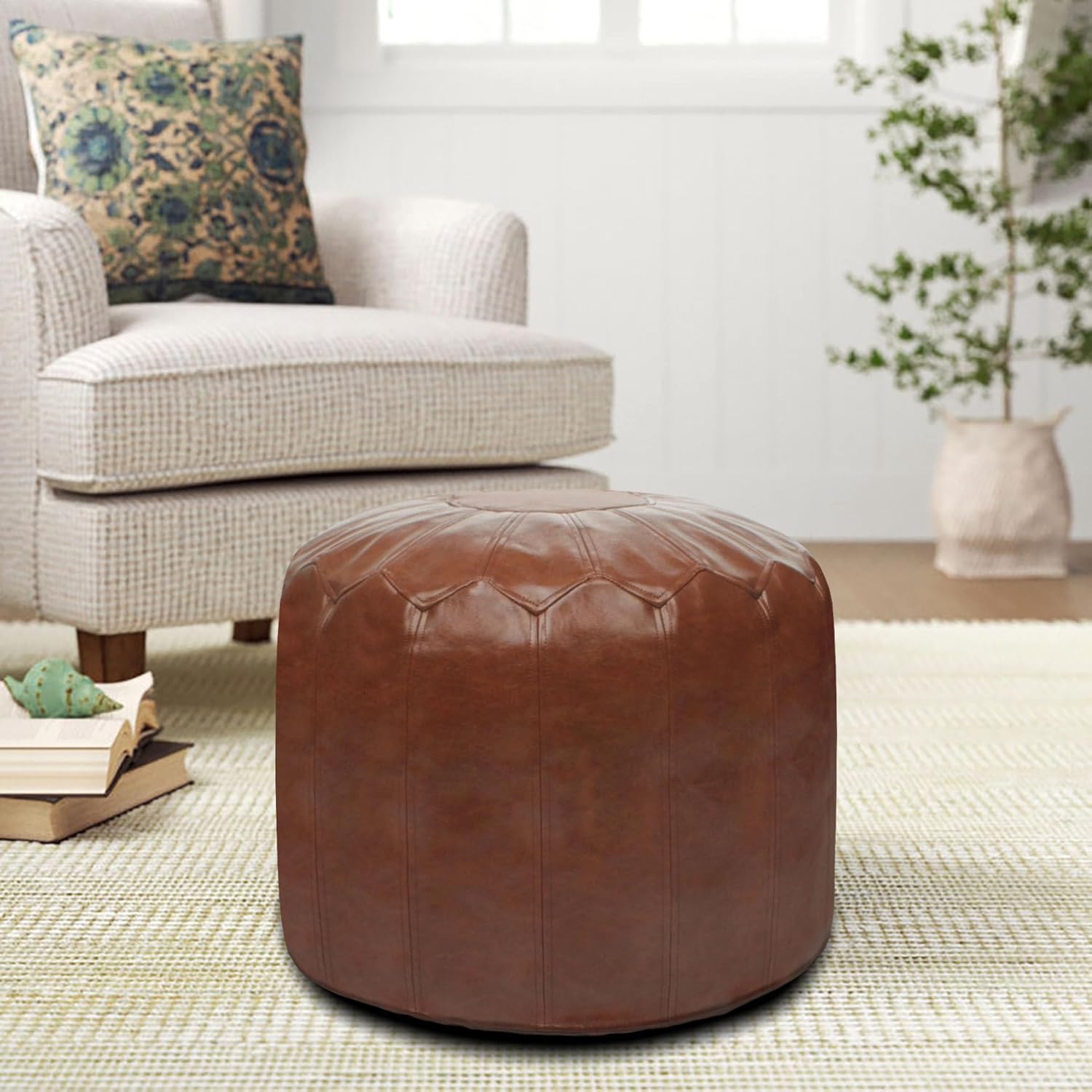 Otomano redondo de piel sintética con estilo, solución de almacenamiento para muebles de sala de estar. Diseño inspirado en Marruecos y costuras
