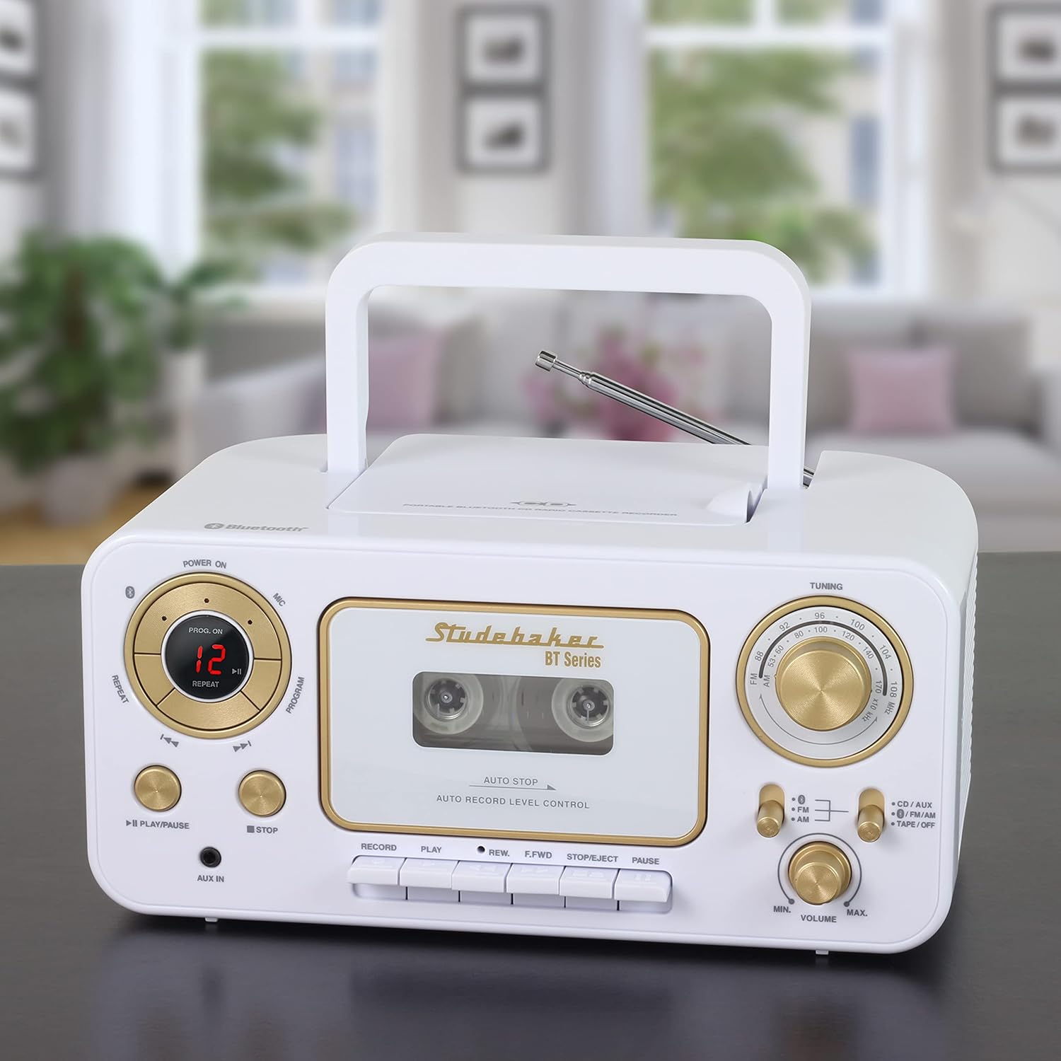 Studebaker CD estéreo portátil Bluetooth, radio estéreo AMFM y reproductor de cassettegrabadora (blanco y dorado)