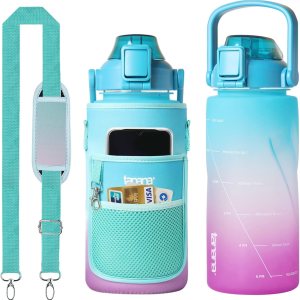 TANANA Botella de agua de medio galón de 64 onzas con manga, sin olor químico, sin fugas, sin tritánBPA, jarra de agua de 12 galón con marcador de TANANA Botella de agua de medio galón de 64 onzas con manga, sin olor químico, sin fugas, sin tritánBPA, jarra de agua de 12 galón con marcador de