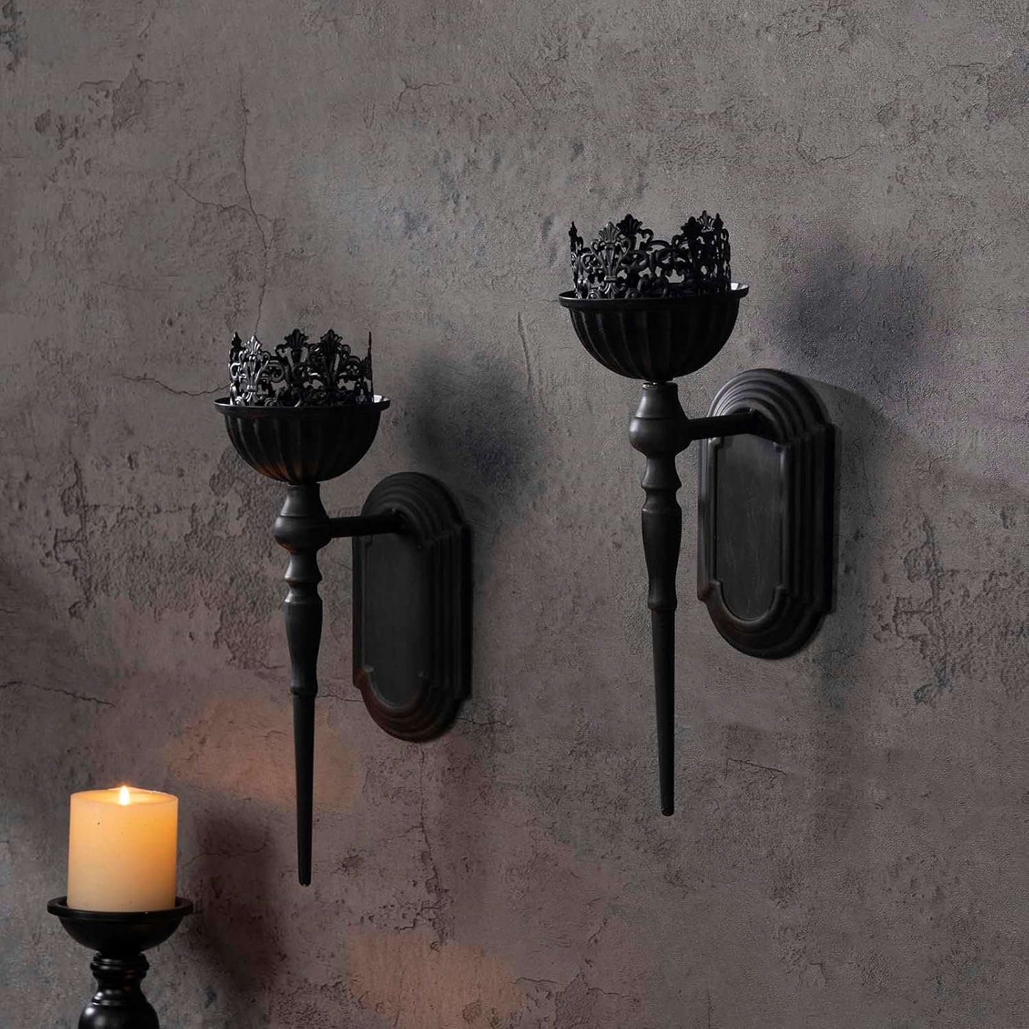 Candelabro de pared (juego de 2) portavelas de metal para colgar en la pared, diseño de corona negra y cetro, portavelas de pared para sala de