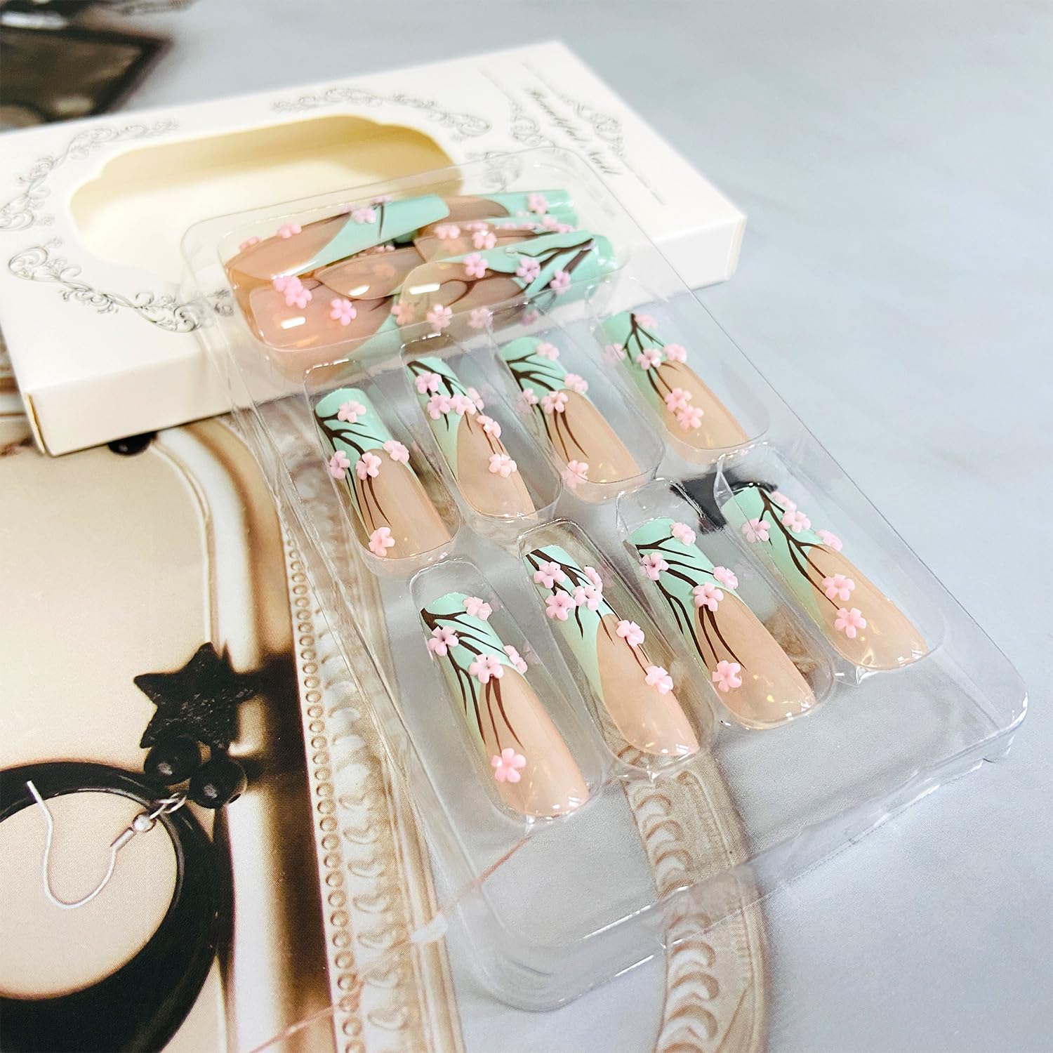 Uñas postizas a presión con punta francesa verde, uñas extralargas de bailarina, ataúd de bailarina, uñas postizas con flores rosas 3D, uñas