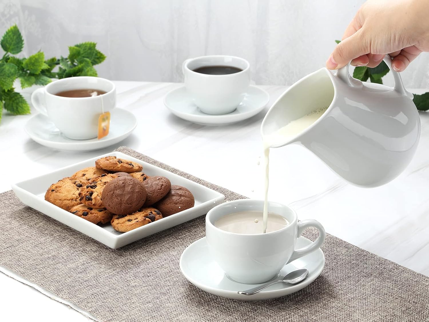 Yedio Jarra de crema de leche de porcelana con asa, jarra de crema de porcelana blanca de 17 onzas para café y té
