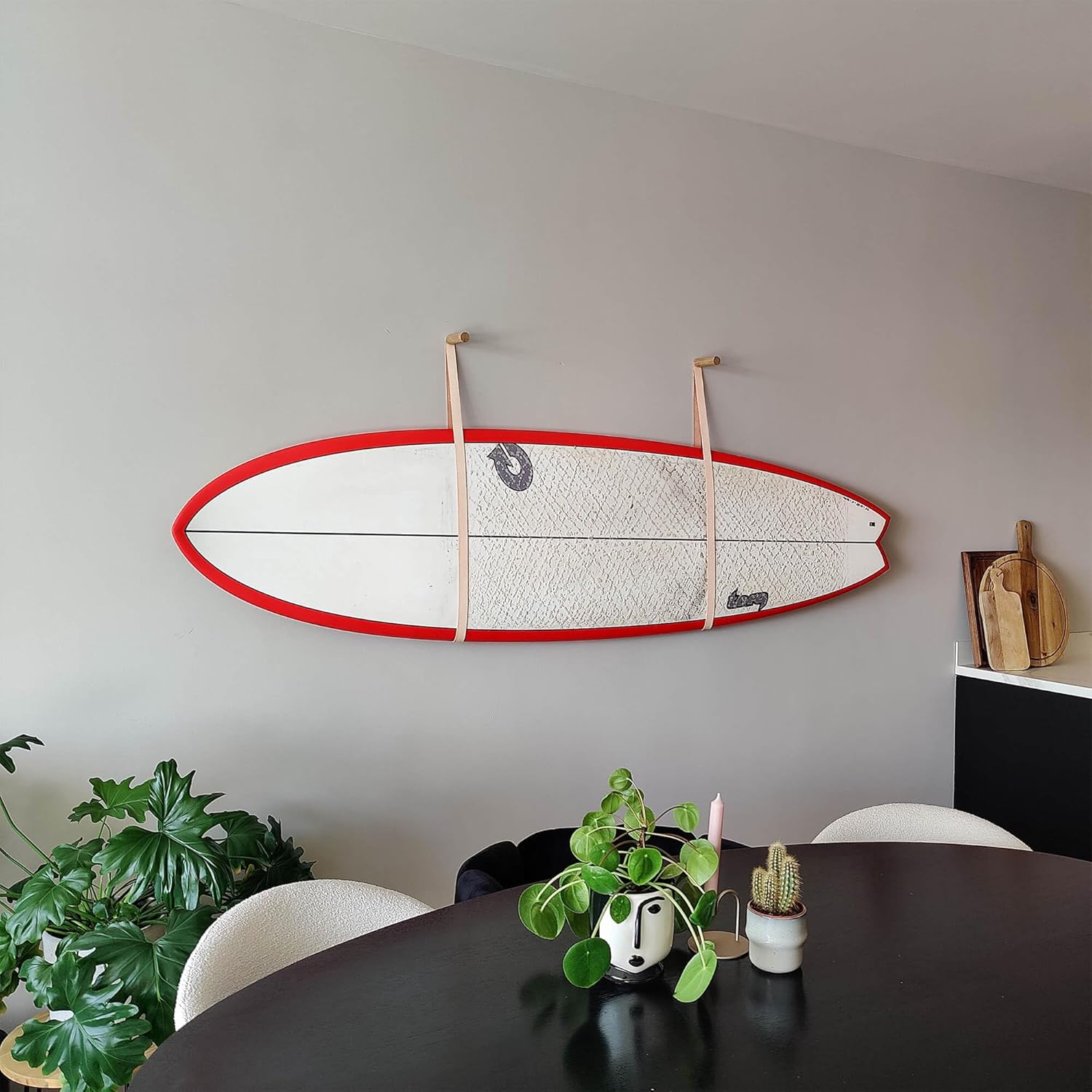‘ Soporte de pared para tabla de surf, snowboard, longboard, wakeboard, roble sostenible y estante de cuero, el soporte perfecto para mostrar tus