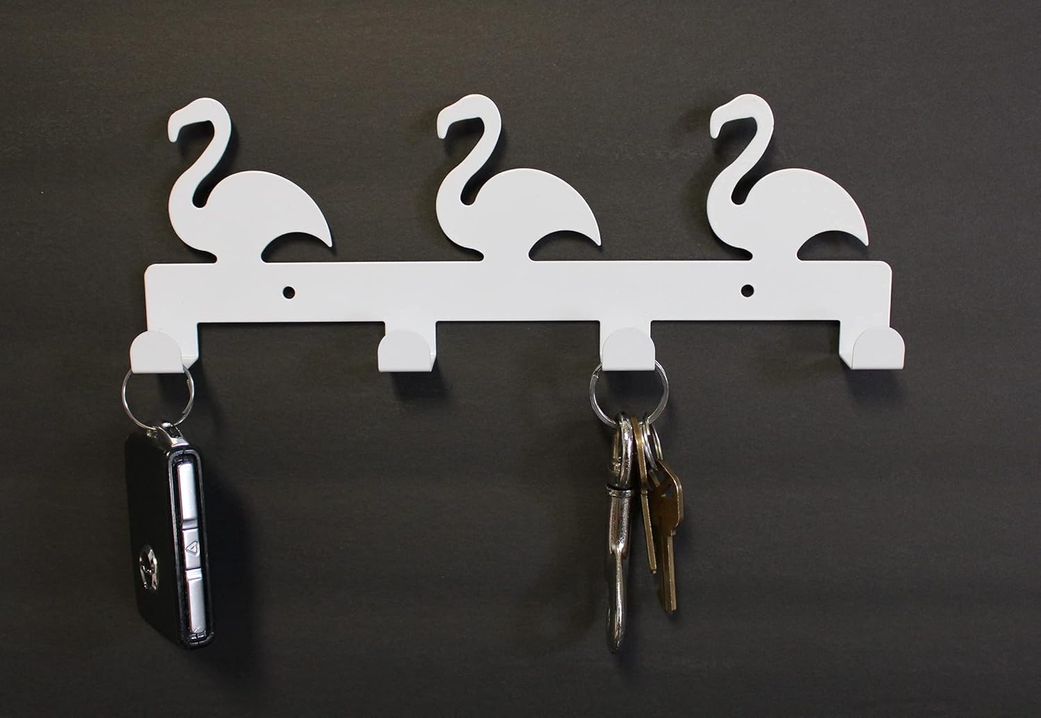 Dependable Industries inc. Essentials Soporte para llaves multiusos de 4 ganchos para montaje en pared, cisnes blancos
