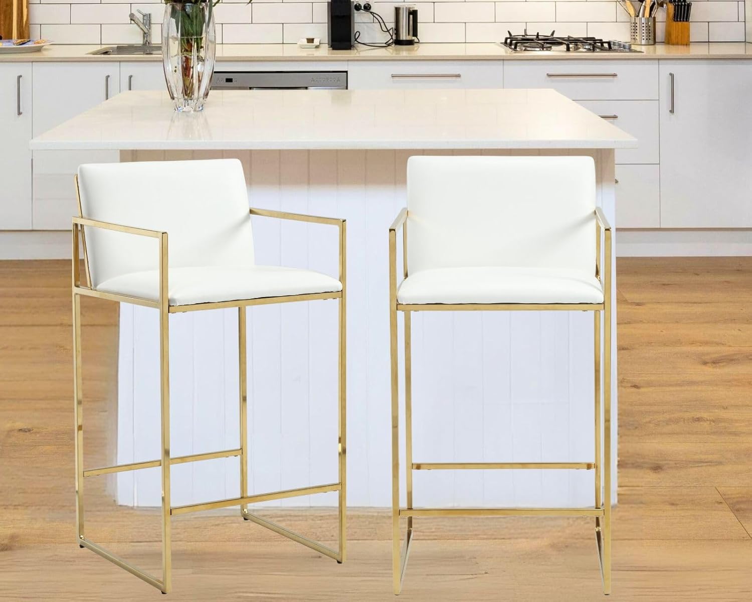 Modern Gold – Juego de 2 taburetes de bar tapizados de piel sintética de 25.5 pulgadas con respaldo y reposabrazos, sillas de mostrador para isla de