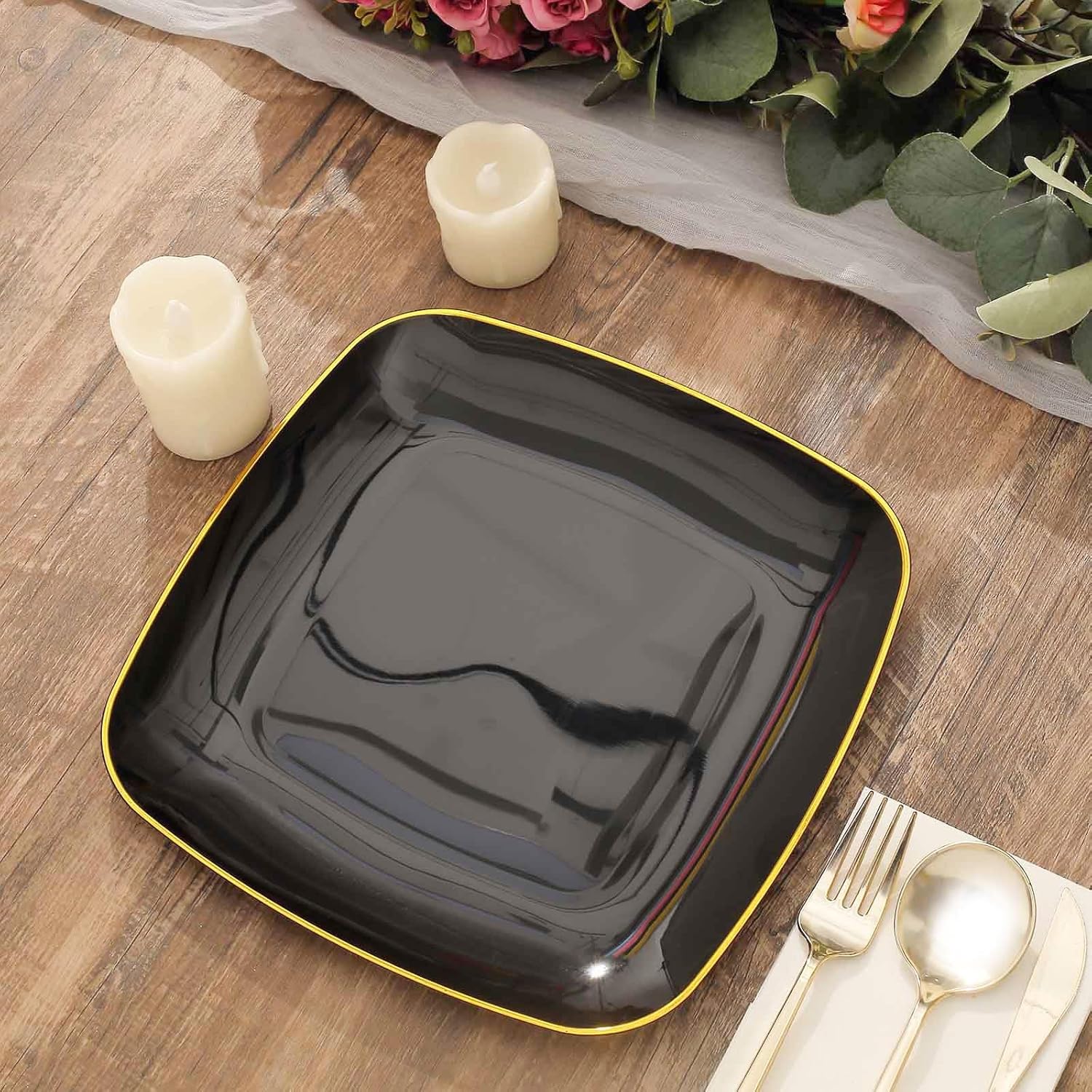 Efavormart – Paquete de 10 platos cuadrados de plástico para postre de 10 pulgadas, color negro con borde dorado, platos desechables para ensalada