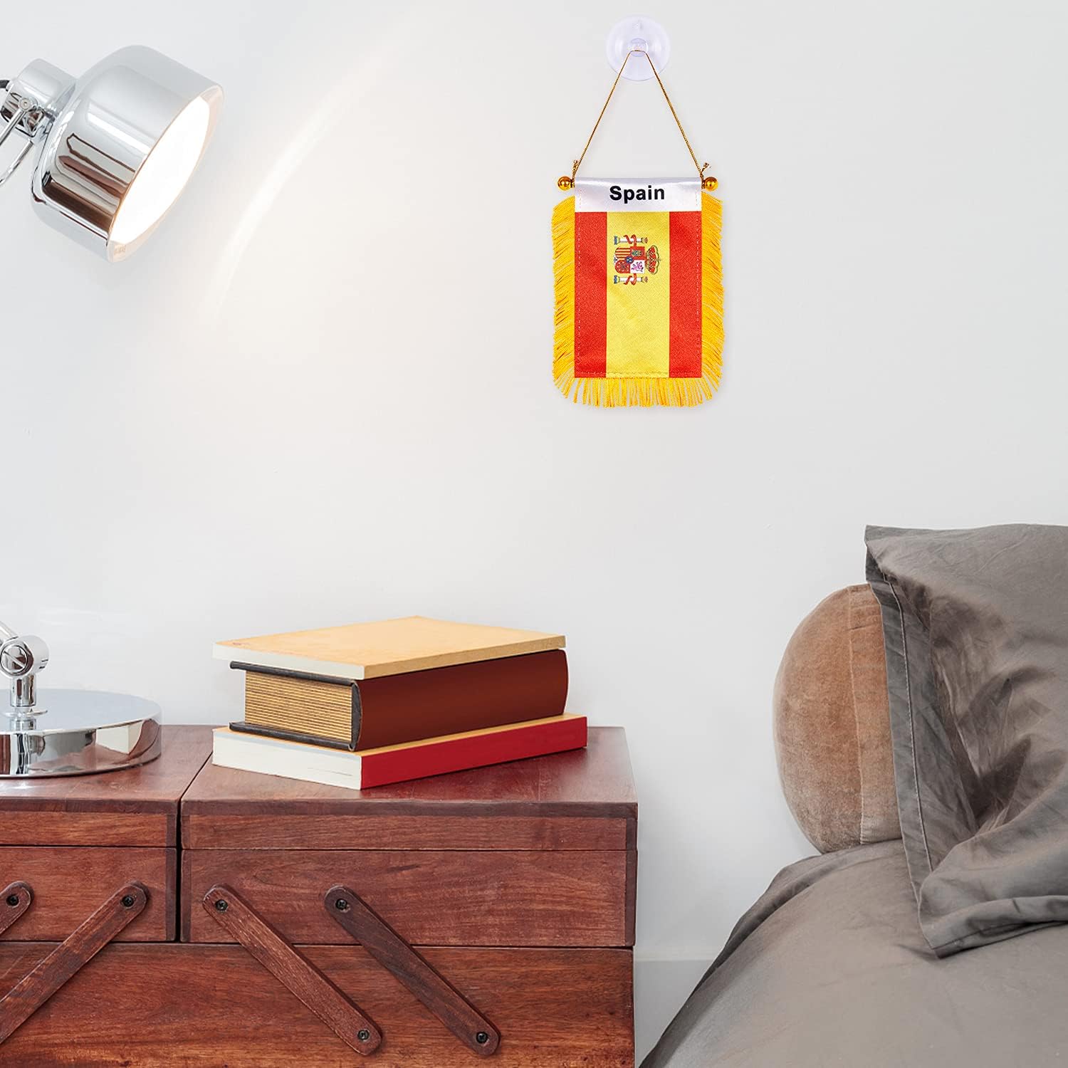 ZXvZYT Bandera de España colgante de ventana de 3 x 5 pulgadas, mini banderas españolas para automóvil, decoración de espejo retrovisor, con ventosa