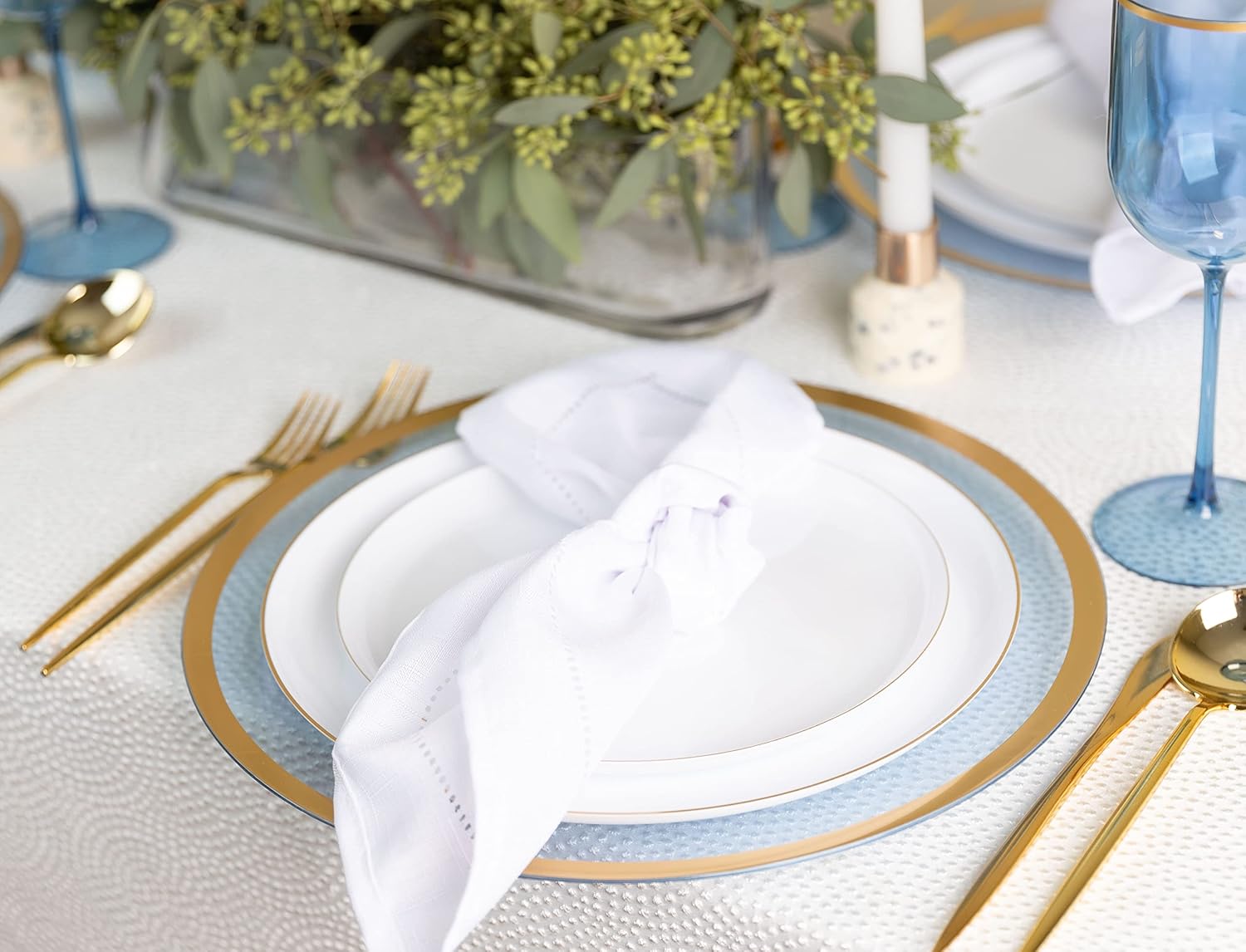 PLASTICPRO 30 unidades de 8.6 pulgadas Platos de fiesta de plástico blanco con borde dorado Colección Premium pesado elegante vajilla desechable