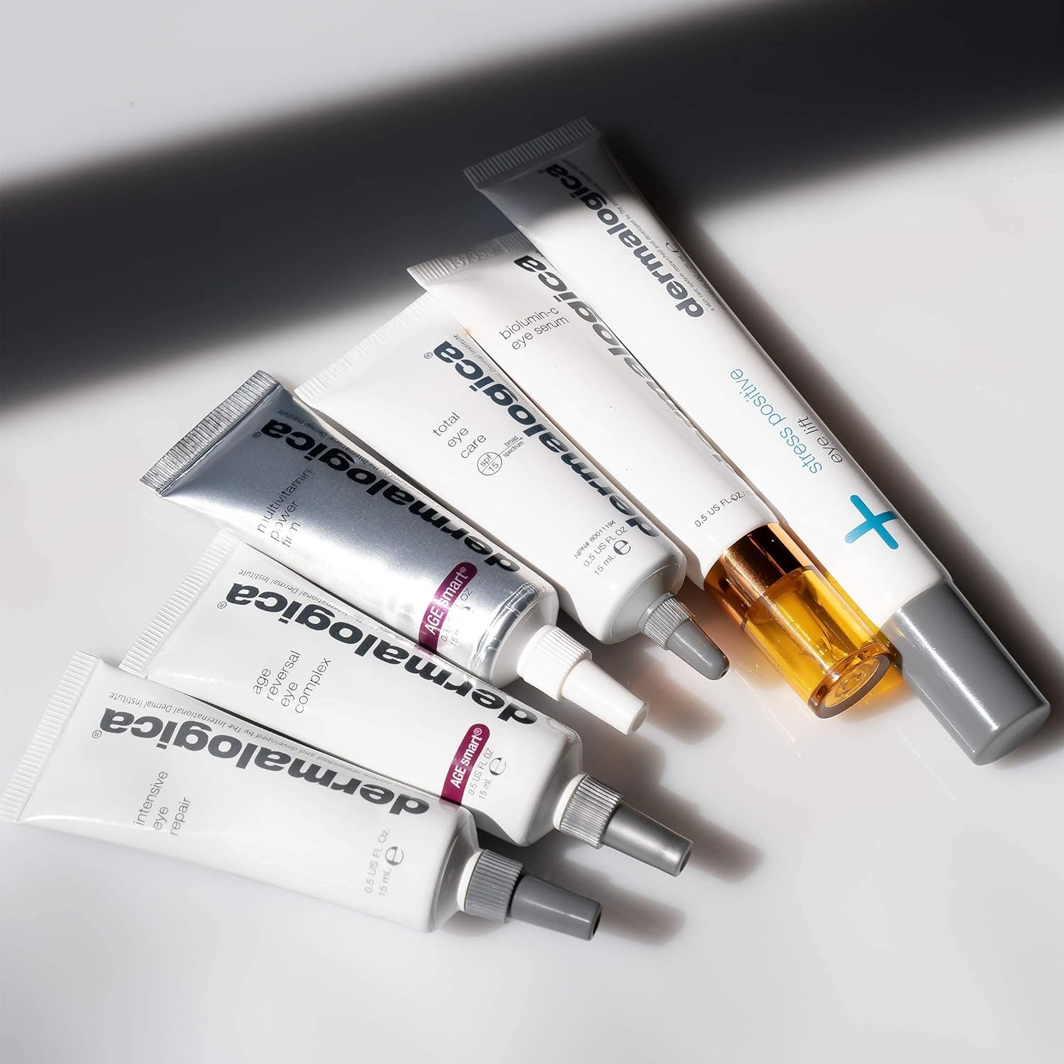 Dermalogica Age Reversal Eye Complex (0.5 Fl Oz) Crema de ojos con retinol antienvejecimiento  Dirige y revierte los signos de envejecimiento de la