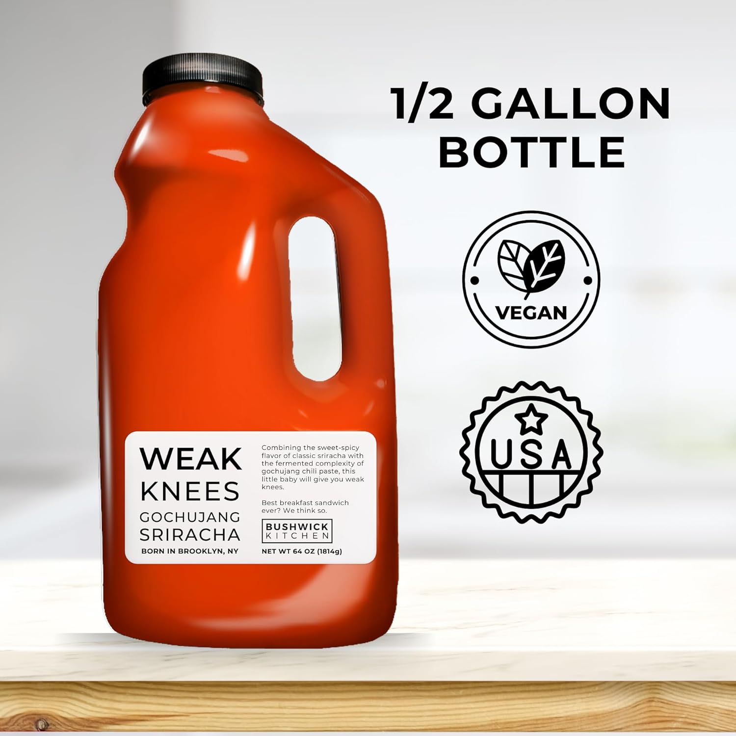 Weak Knees Gochujang Sriracha – Salsa picante de 64 onzas, botella a granel de 64 onzas, salsa clásica de chile Sriracha mezclada con pasta de chile