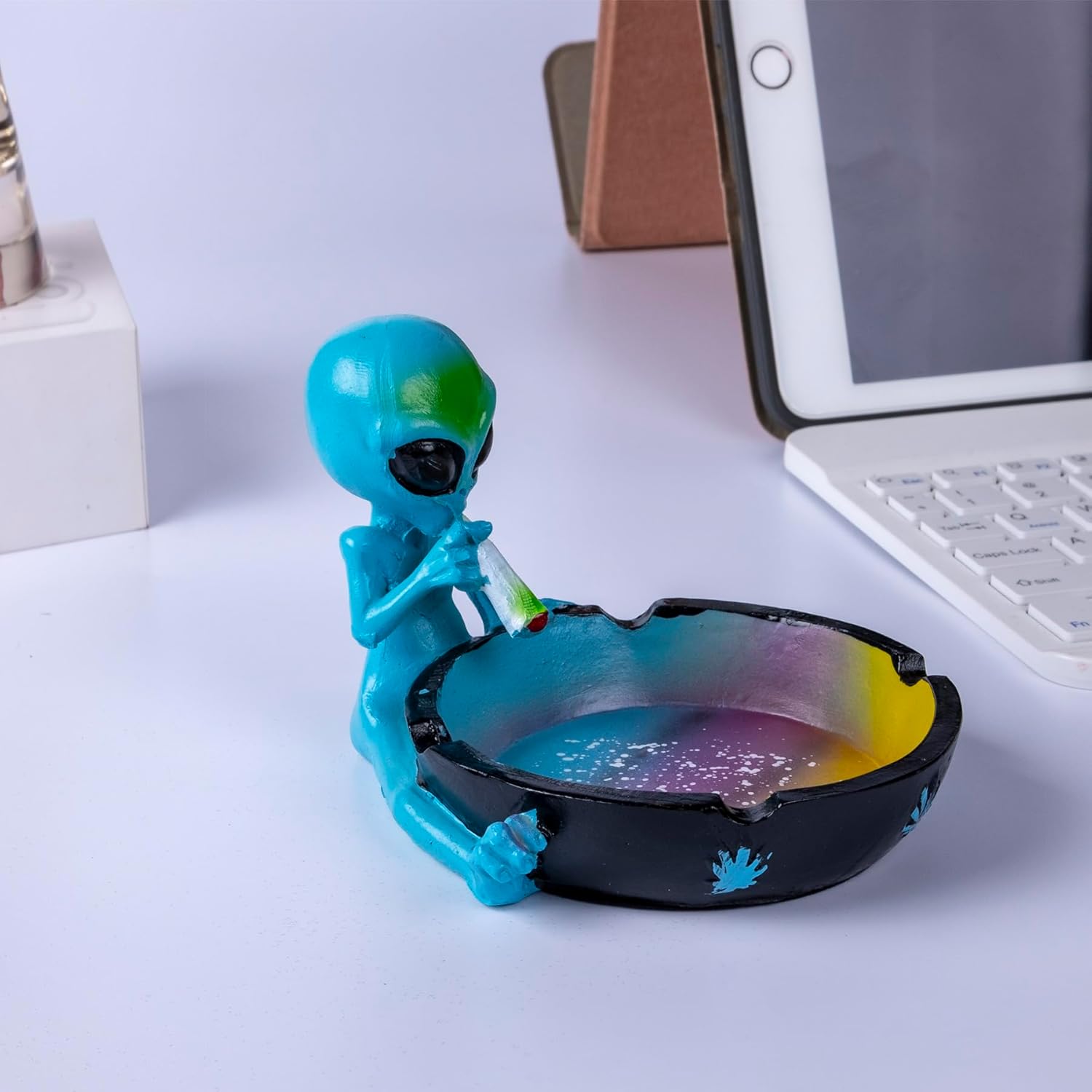 Cenicero para cigarrillos para exteriores, ceniceros geniales para decoración de ceniceros de fantasía alienígena para oficina en casa, regalo de