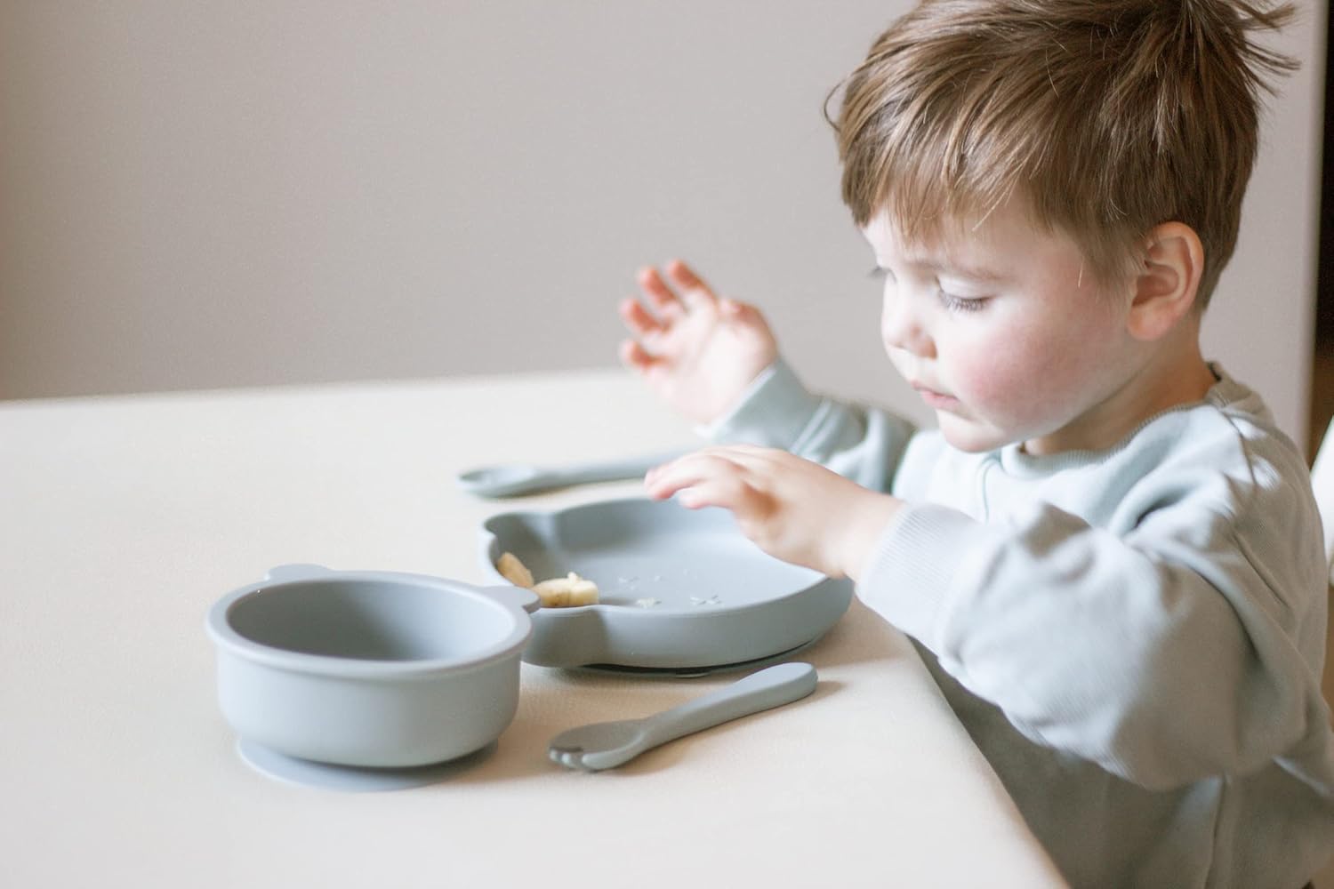 Plato de succión de silicona para niños, cuenco de succión y cucharas para bebés, sin BPA (salvia)