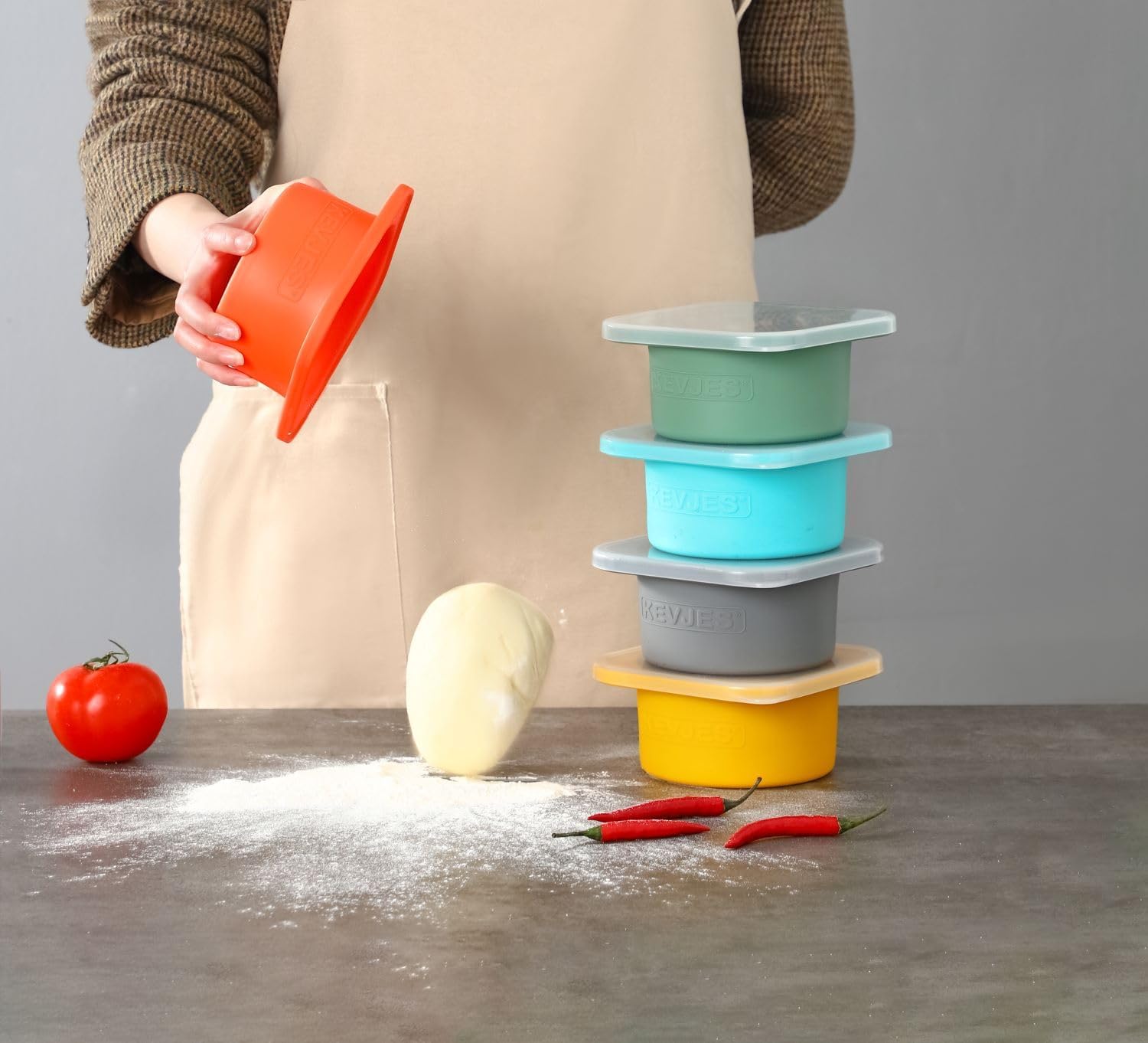 KEVJES Recipientes apilables de silicona para masa de pizza con tapas, porción de 16.9 fl oz, paquete de 6 (1 amarillo+1 verde+1 azul+1 gris+1 gris