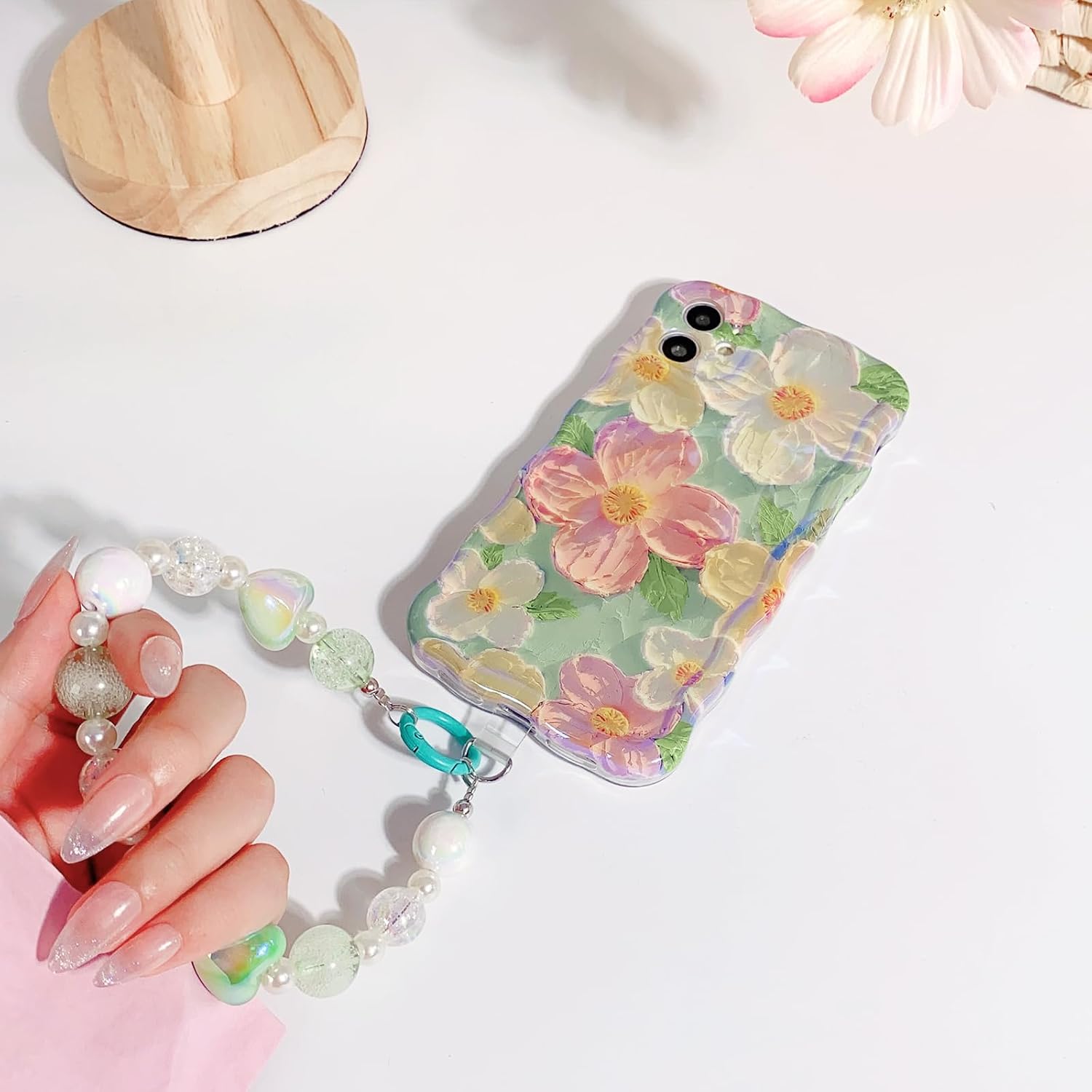 NITITOP Funda compatible con iPhone 11, bonita funda de pulsera floral de flores de aceite con bonita correa de muñeca verde para mujeres y niñas,
