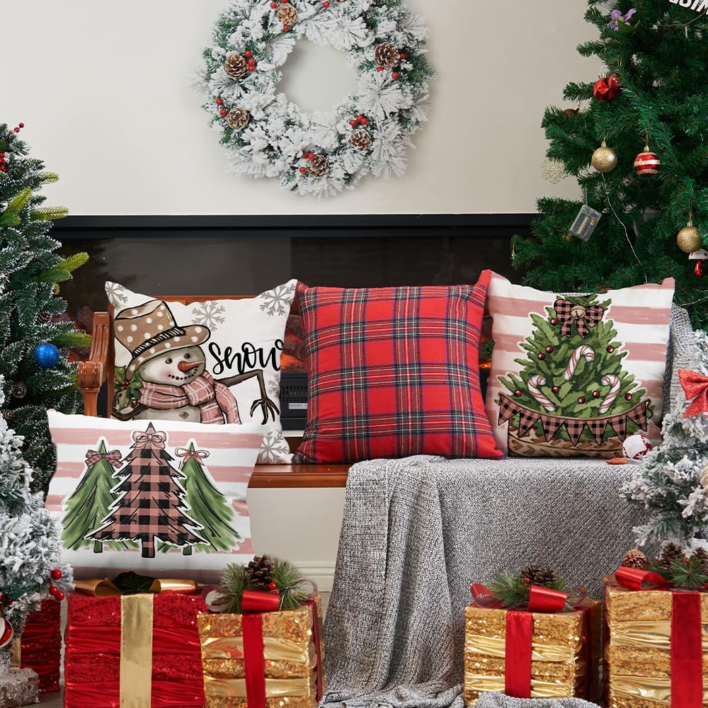 DFXSZ Juego de 4 fundas de almohada navideñas de 18 x 18 pulgadas, diseño de muñeco de nieve de Navidad, renos, rosa y negro, bufanda decorativa de