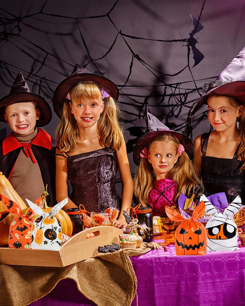 Weenkilly 100 bolsas de golosinas de Halloween, 4 estilos de bolsas de dulces, bolsas de golosinas para niños, lindas bolsas de plástico con orejas