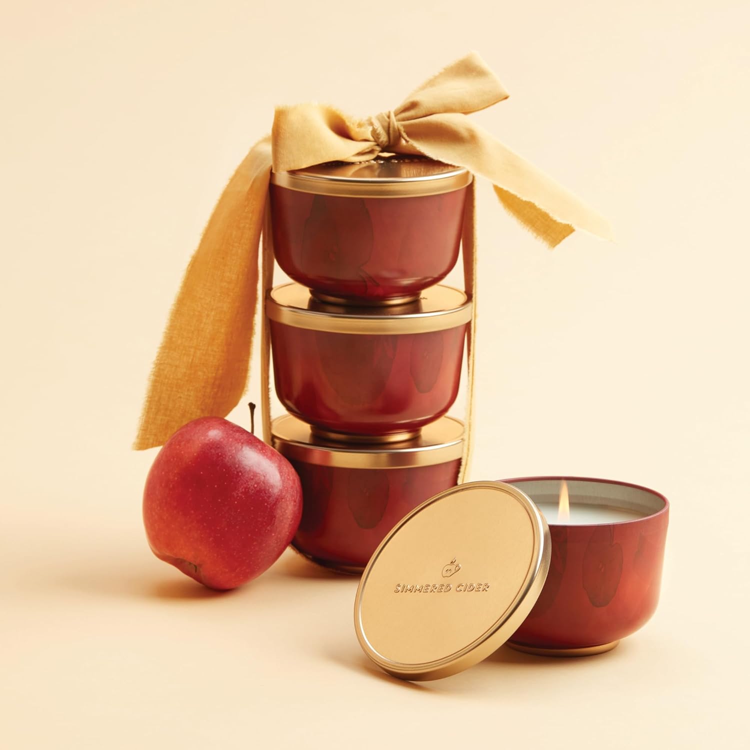 Thymes Lata de vela vertida de sidra a fuego lento con tapa dorada, vela perfumada con un cálido aroma a manzana, fragancia de lujo para el hogar,