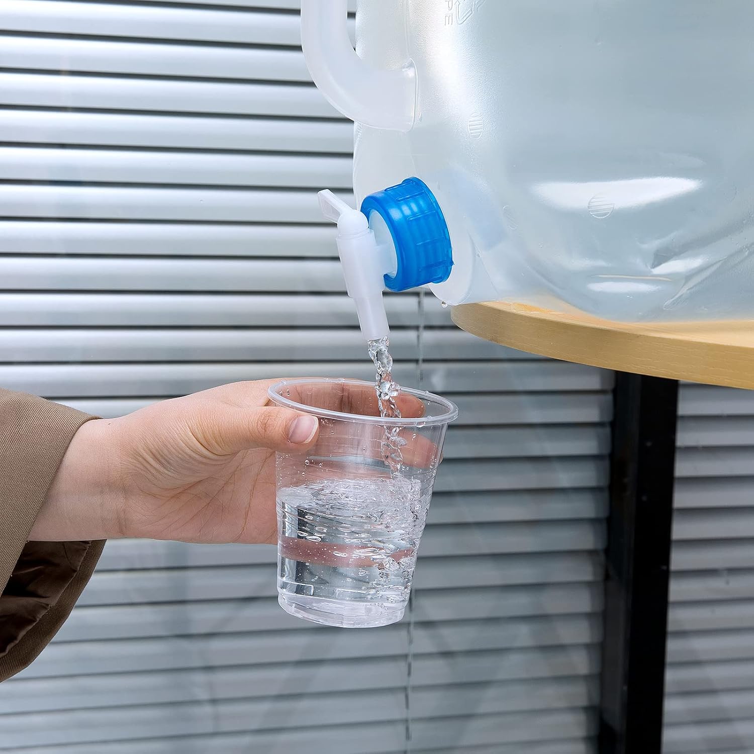 CINPIUK Contenedor de agua plegable de 5 galones con espiga, jarra de agua para camping, cubo de almacenamiento de agua al aire libre, agua portátil