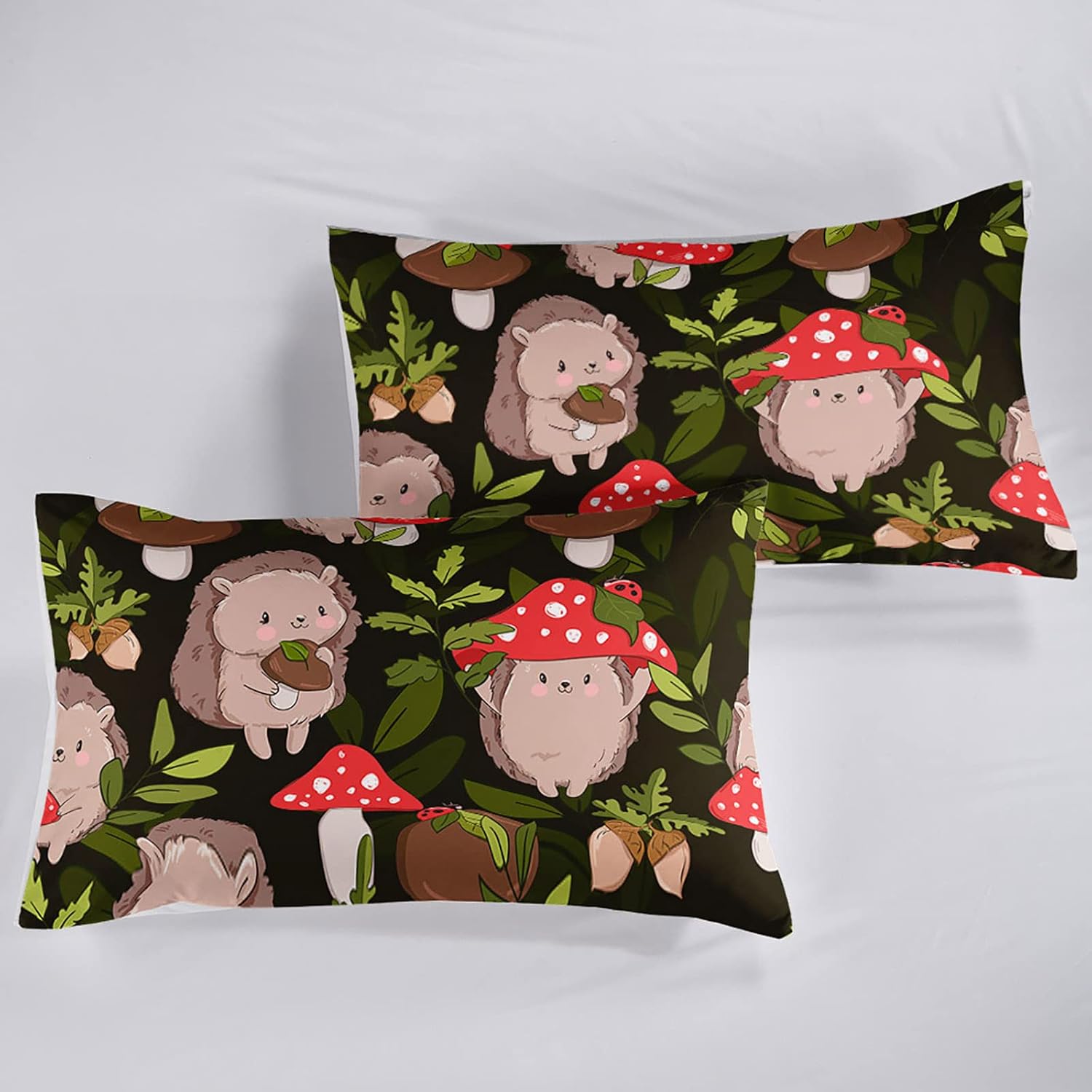 Juego de ropa de cama de erizo lindo juego de edredón de hongos rojos y negros, avellana, hongos salvajes botánico con 2 fundas de almohada, tamaño