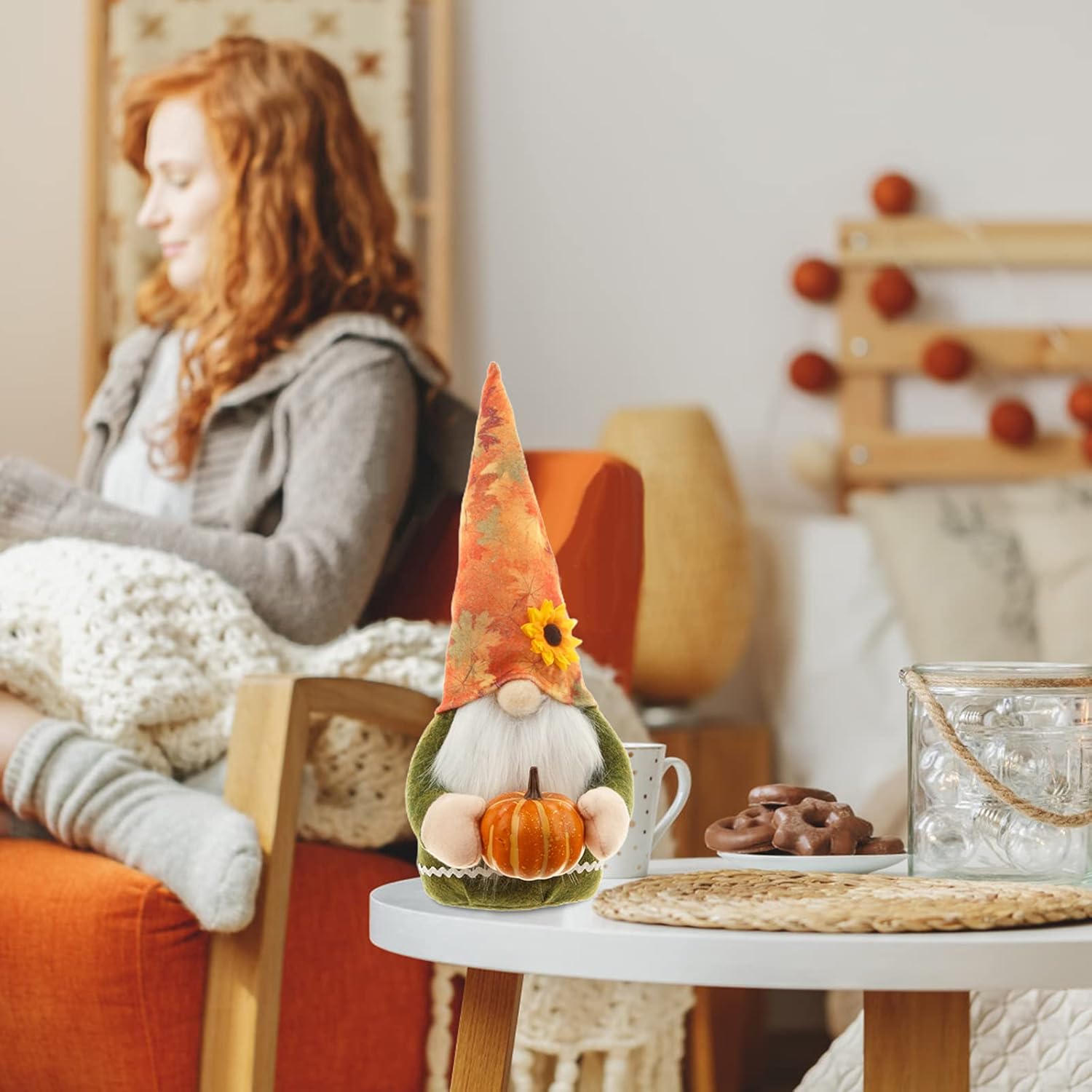 2 gnomos de otoño, hechos a mano, gnomos suecos Tomte que sostienen una calabaza, gnomos de Acción de Gracias, figuras de Tomte de otoño, decoración