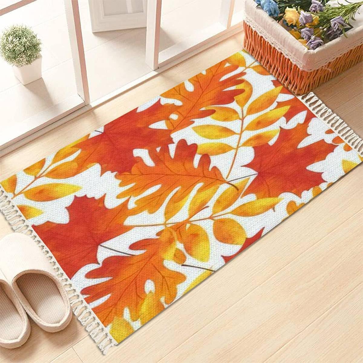 Alfombra bohemia dibujada sin costuras para otoño, hojas de otoño, bayas, bayas y arce, roble bellota, con flecos, decoración de habitación de niños