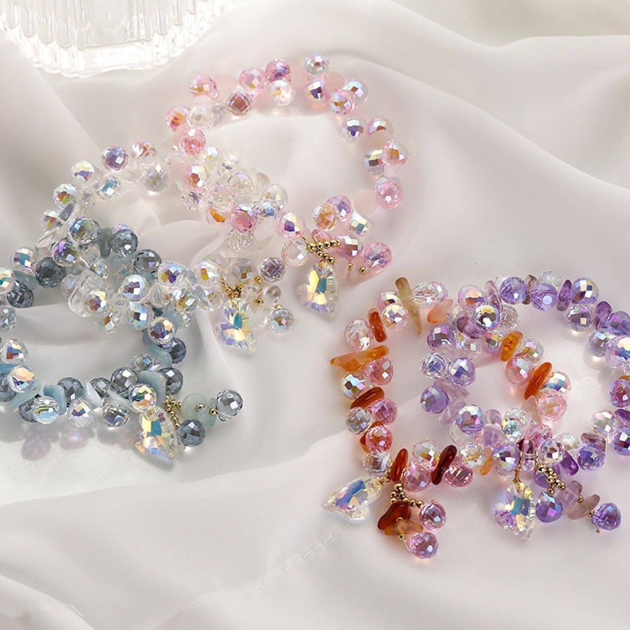 90 cuentas de cristal de lágrima de 0.315 pulgadas, cuentas de vidrio rosa brillante para fabricación de joyas, surtido de cuentas espaciadoras de