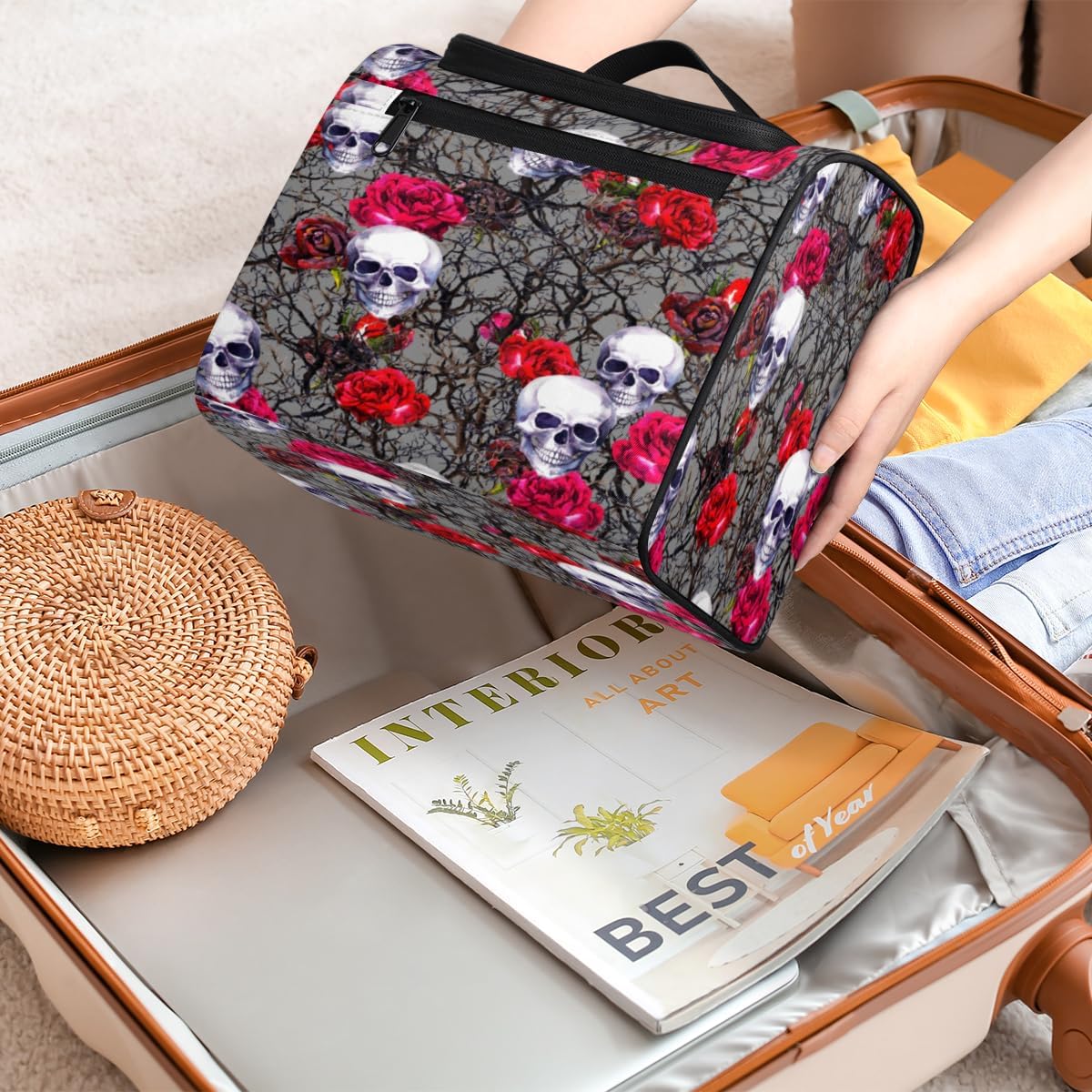 Sugar Skulls Halloween Decor Toiletry Bag for Women Travel Makeup Organizer with Hanging Hook Traveling Cosmetic Bags for Toiletries Accessories