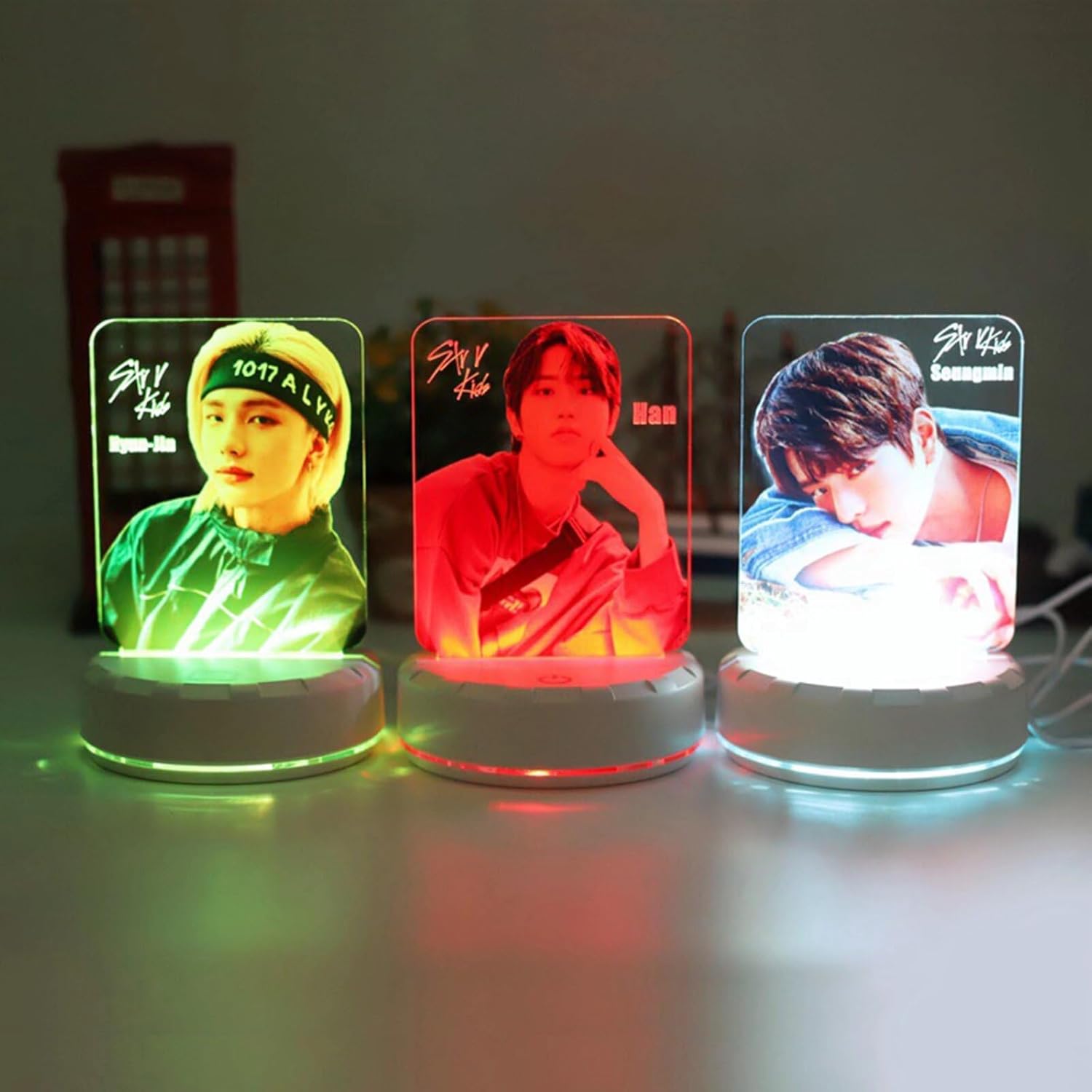 YJYP Kpop Luz de noche Felix Bangchan Hyunjin Lámpara de mesa de noche LED de acrílico colorido