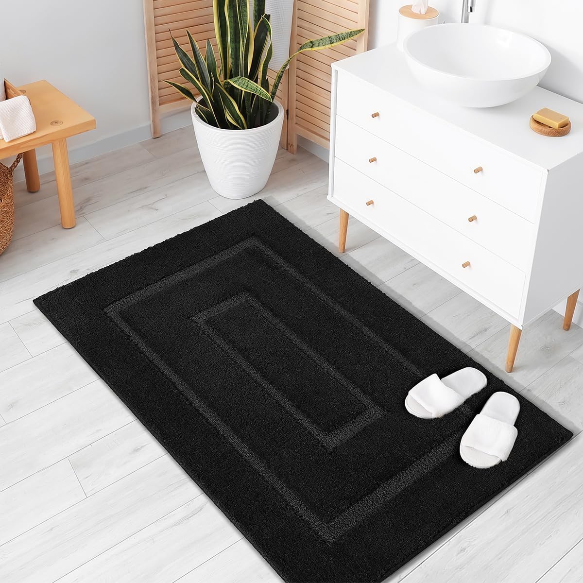 Keeko Alfombra de baño de 24 x 36 pulgadas, suave y absorbente, color negro, alfombra de baño de microfibra, antideslizante, lavable, resistente a