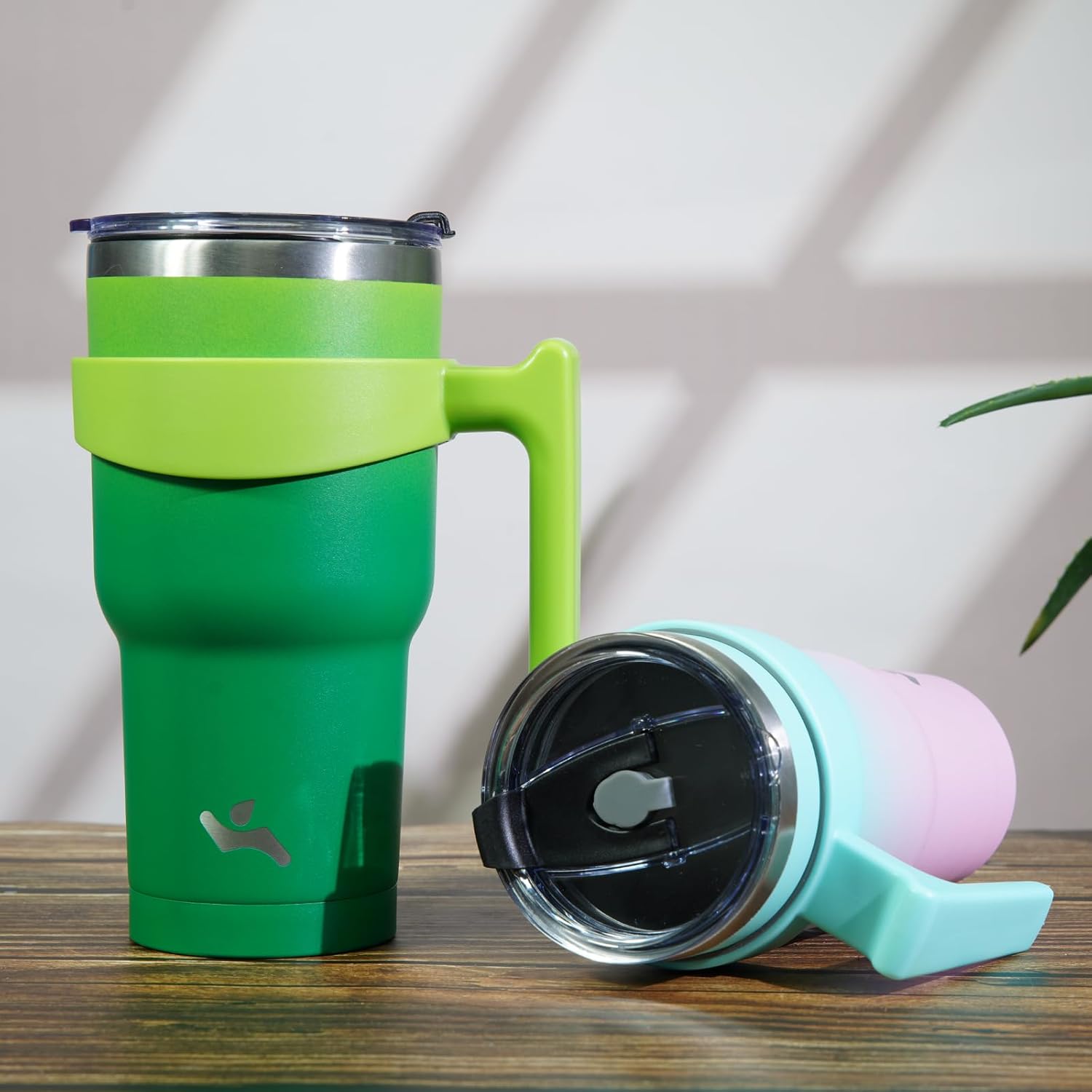 Konokyo Vaso de 40 onzas con asa y 2 pajillas, 2 tapas, botella de agua aislada de acero inoxidable al vacío, taza de viaje reutilizable, color