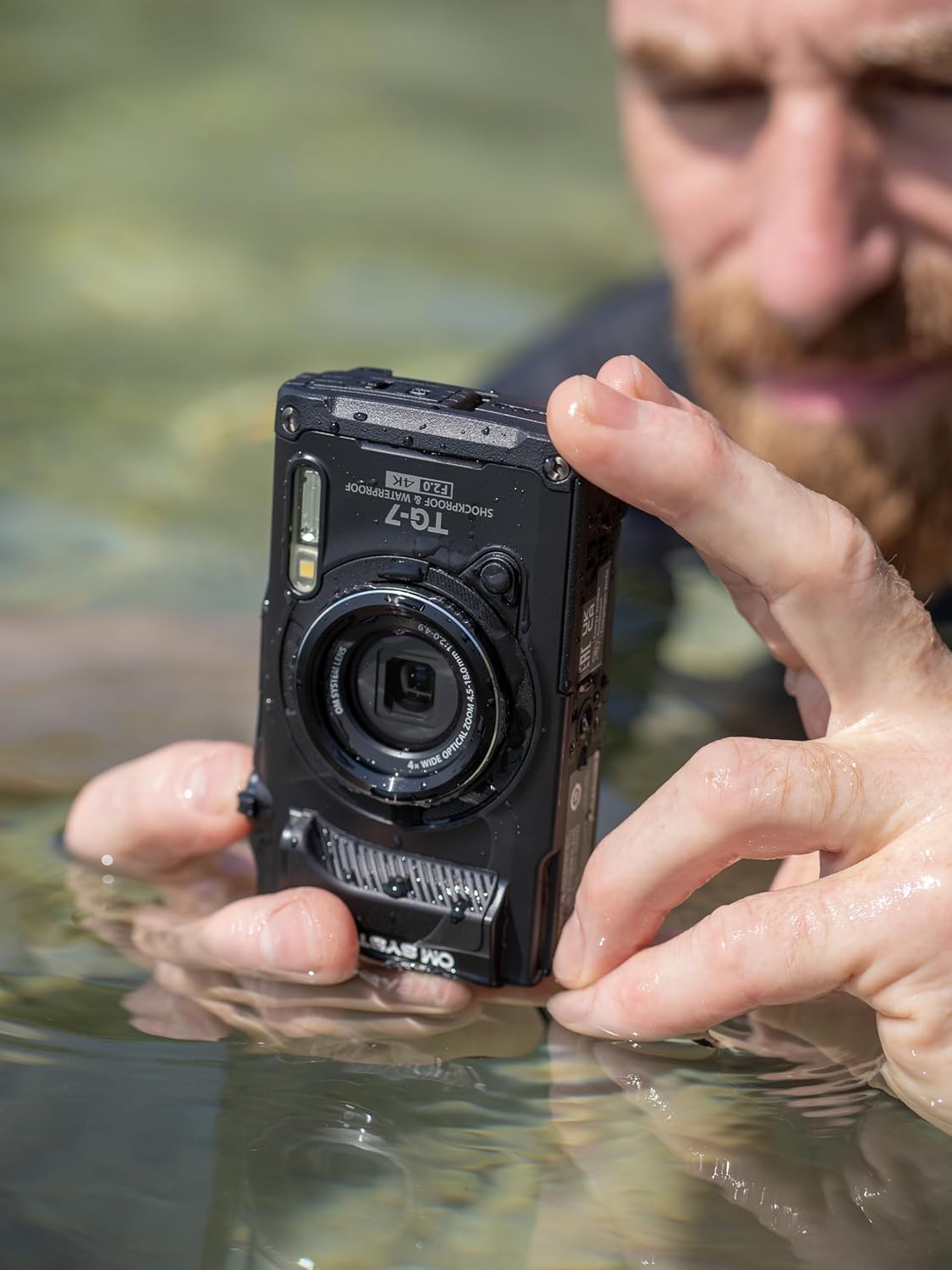 OM SYSTEM Tough TG-7 – Cámara subacuática negra, impermeable, a prueba de congelación, brillo de alta resolución, video 4K 44x Macro Shooting