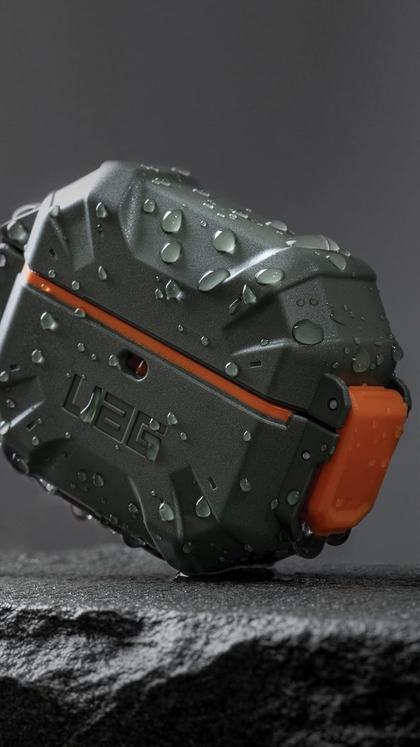 URBAN ARMOR GEAR UAG – Funda protectora duradera y suave al tacto diseñada para AirPod, color verde y naranja (3 generación, 2021) con mosquetón