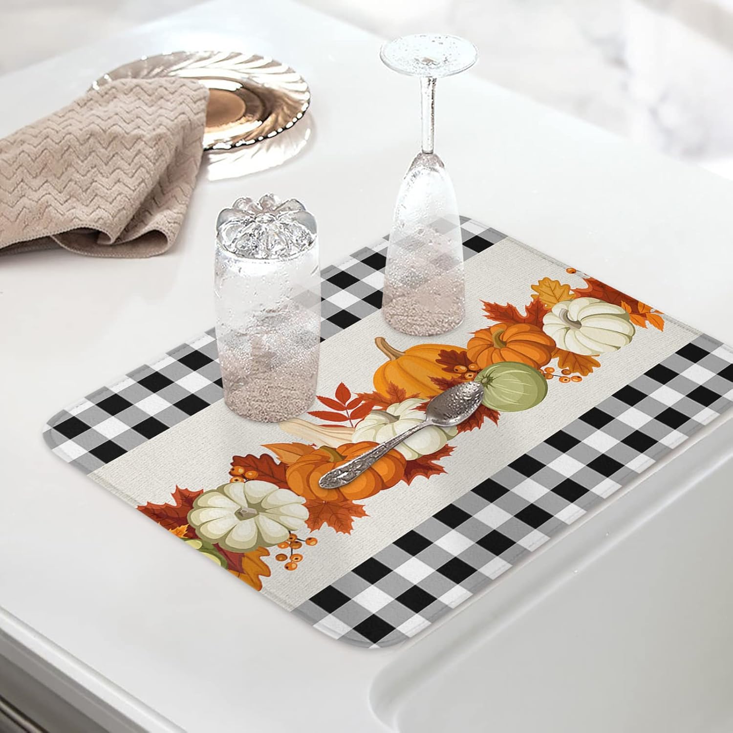 Alfombrillas de secado de platos de calabazas de otoño para encimera de cocina, 2 piezas, búfalo a cuadros negros y blancos absorbentes de