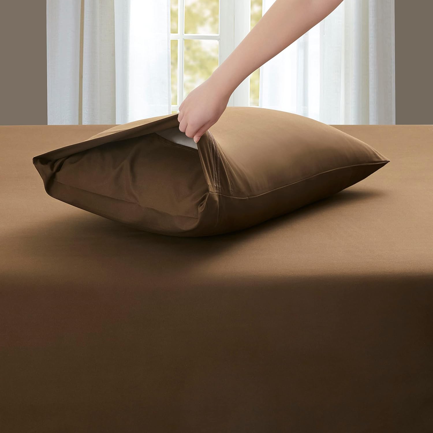 DengChao Juego de sábanas de 4 piezas con bolsillo extra profundo de 1800 hilos, microfibra cepillada suave, color marrón, para colchones de 18 a 24