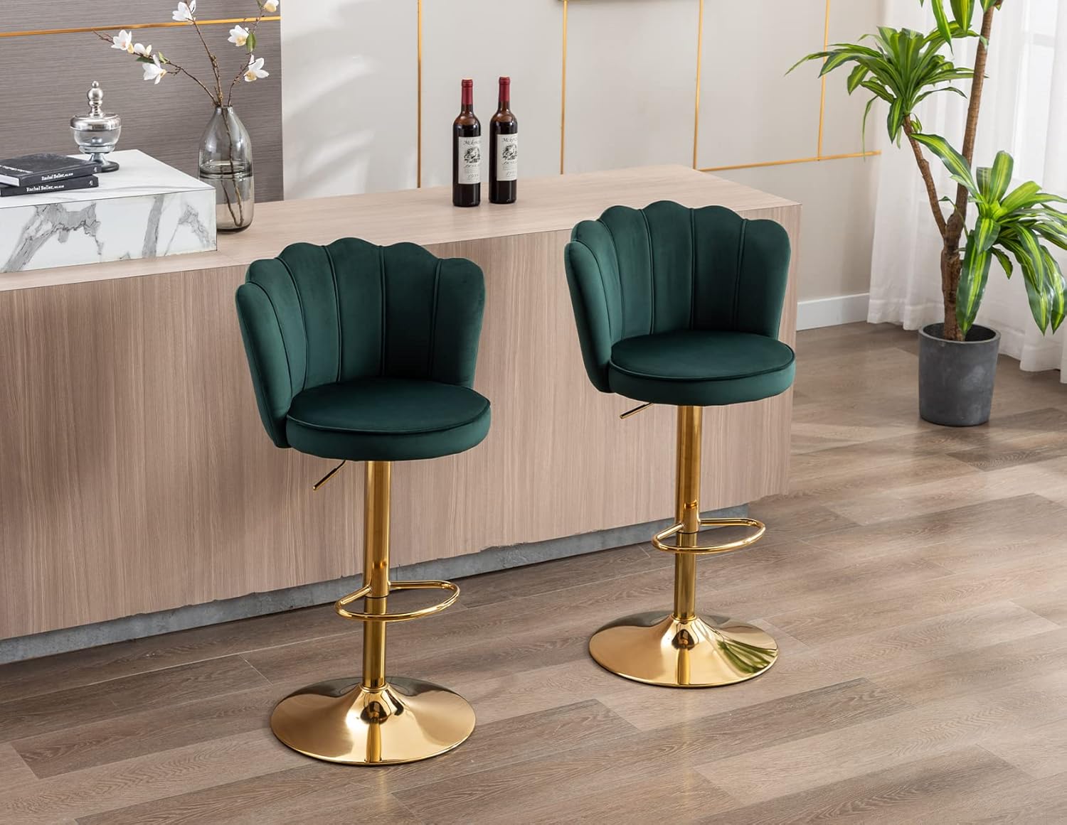 Kmax Taburetes de bar de terciopelo giratorios de altura ajustable con base dorada, reposapiés de cabeza de clavos, respaldo de pétalos para isla de