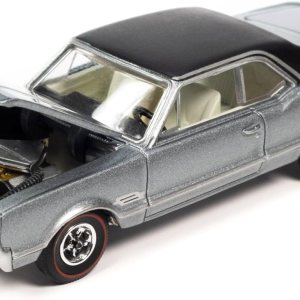 Auto World 64402 164 Vintage Muscle 1966 Oldsmobile 442 Series B Plata Auto World 64402 164 Vintage Muscle 1966 Oldsmobile 442 Series B Plata