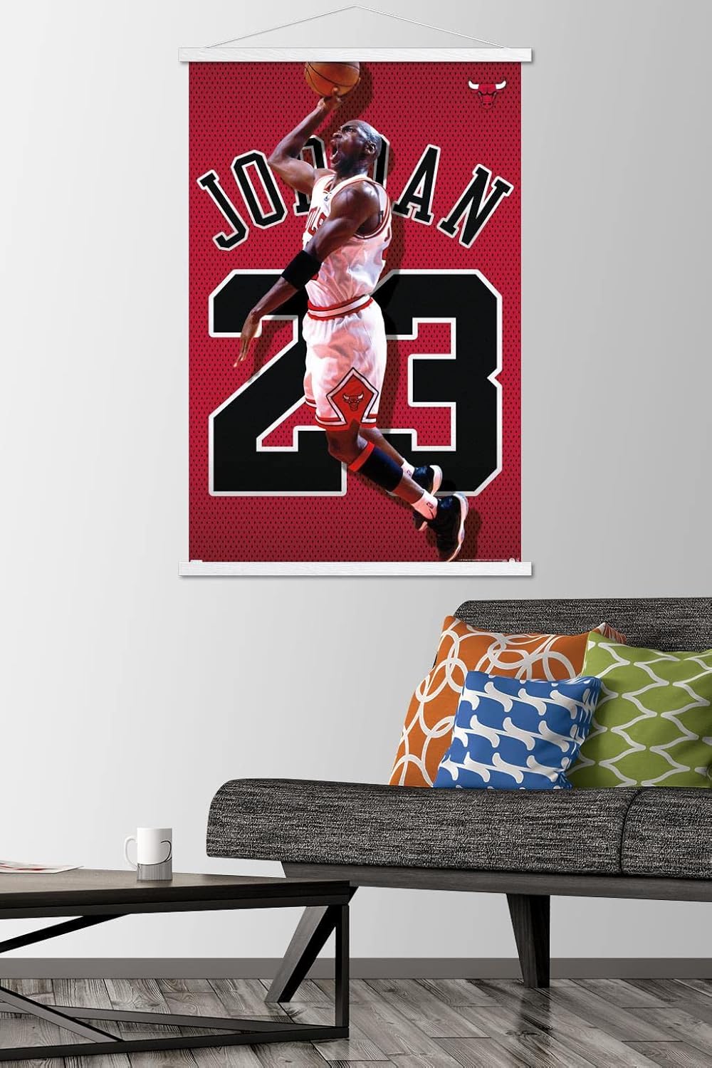 Trends International Michael Jordan – Póster de pared de jersey, 22.375 x 34 pulgadas, paquete de impresión y colgador blanco