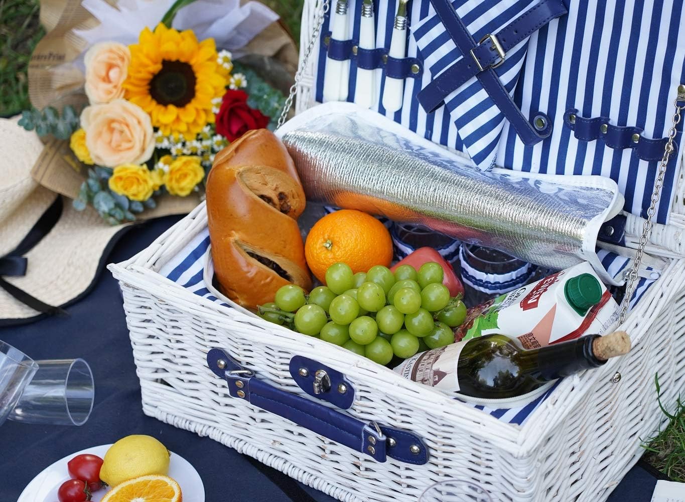 Cesta de picnic de sauce para 4 personas, juego de cestas de mimbre grandes con compartimento térmico grande, manta de forro polar con respaldo