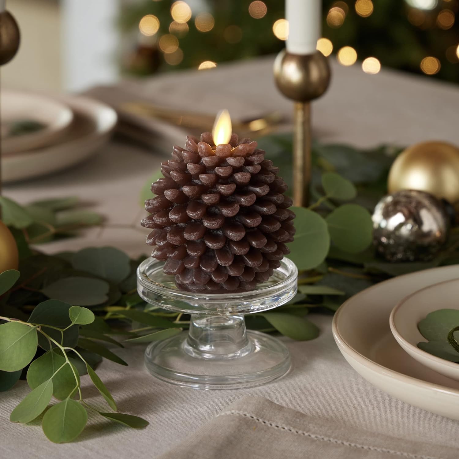 Luminara Pinecone – Velas sin llama, con acabado marrón tiza, figuras de cono de pino, velas LED sin perfume, funcionan con pilas, con temporizador,