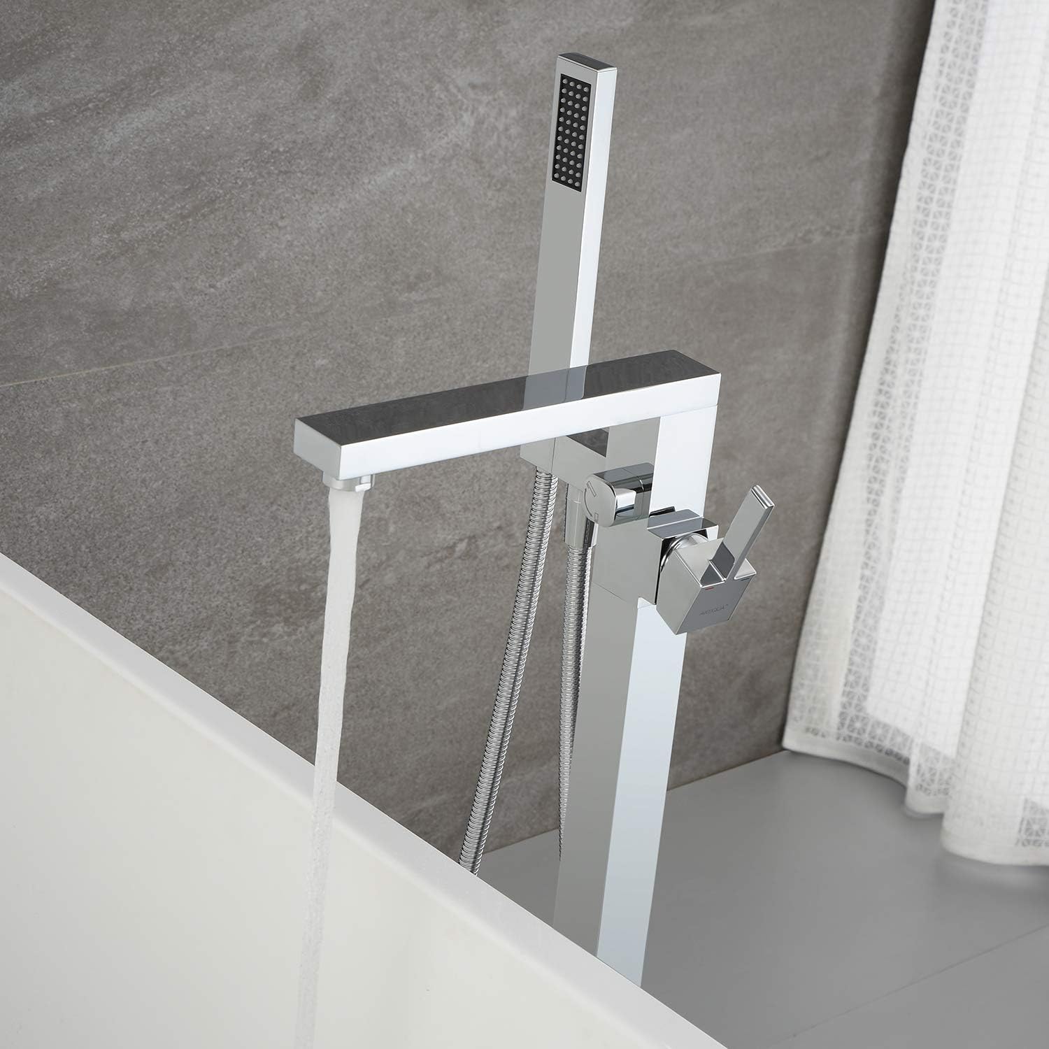 Grifo de bañera independiente Llenador de bañera Cromo montado en el piso Grifos de baño de latón con ducha de mano